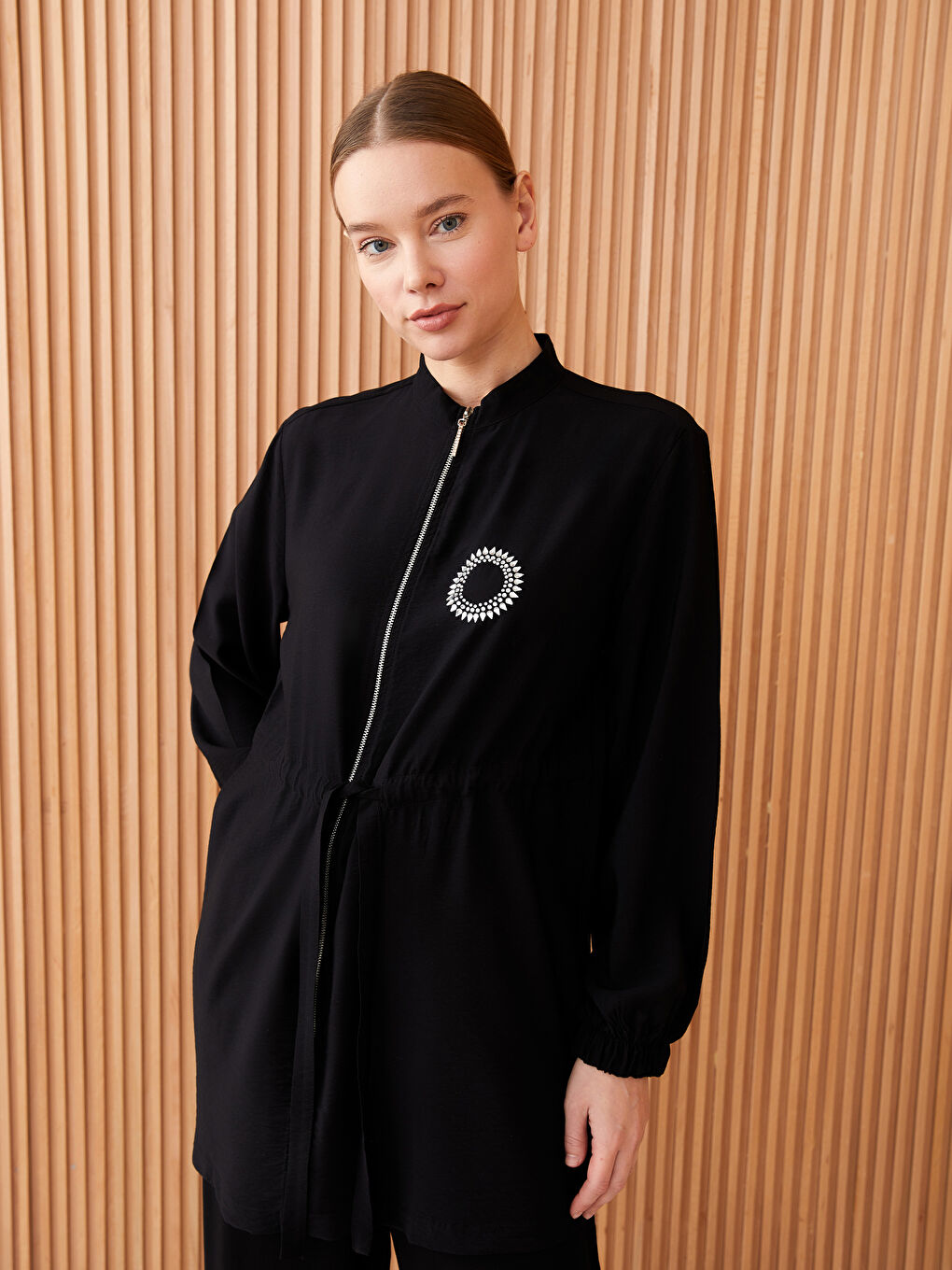 Siyah Hakim Yaka Taşlı Uzun Kollu Kadın Tunik