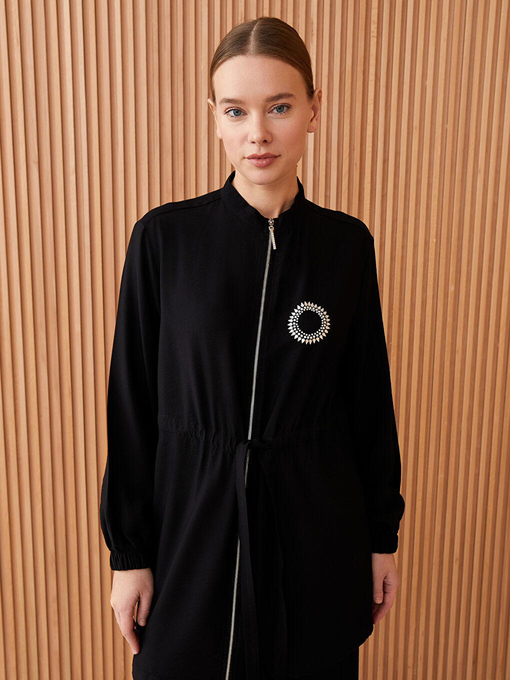 Siyah Hakim Yaka Taşlı Uzun Kollu Kadın Tunik-1