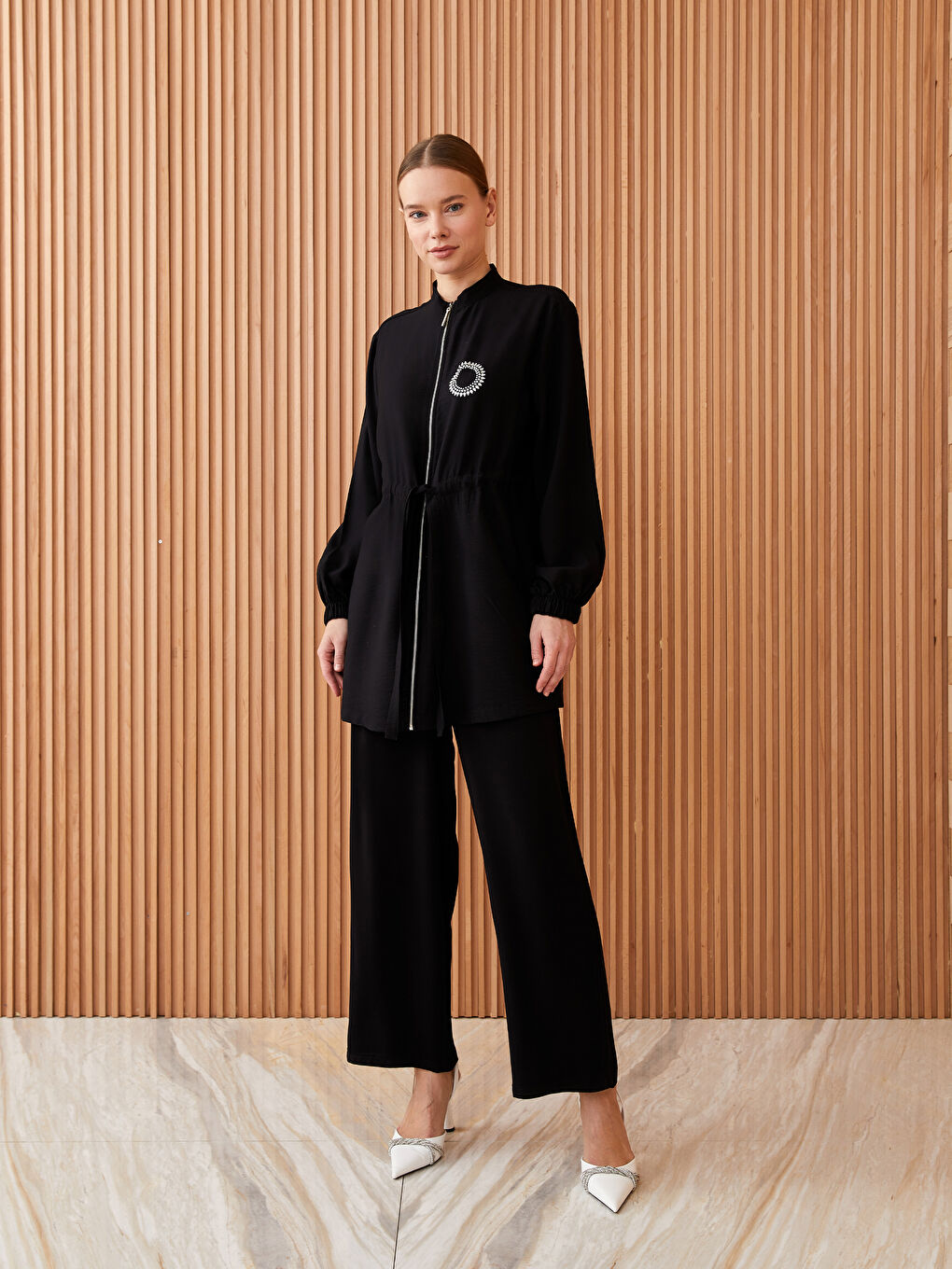 Siyah Hakim Yaka Taşlı Uzun Kollu Kadın Tunik-2