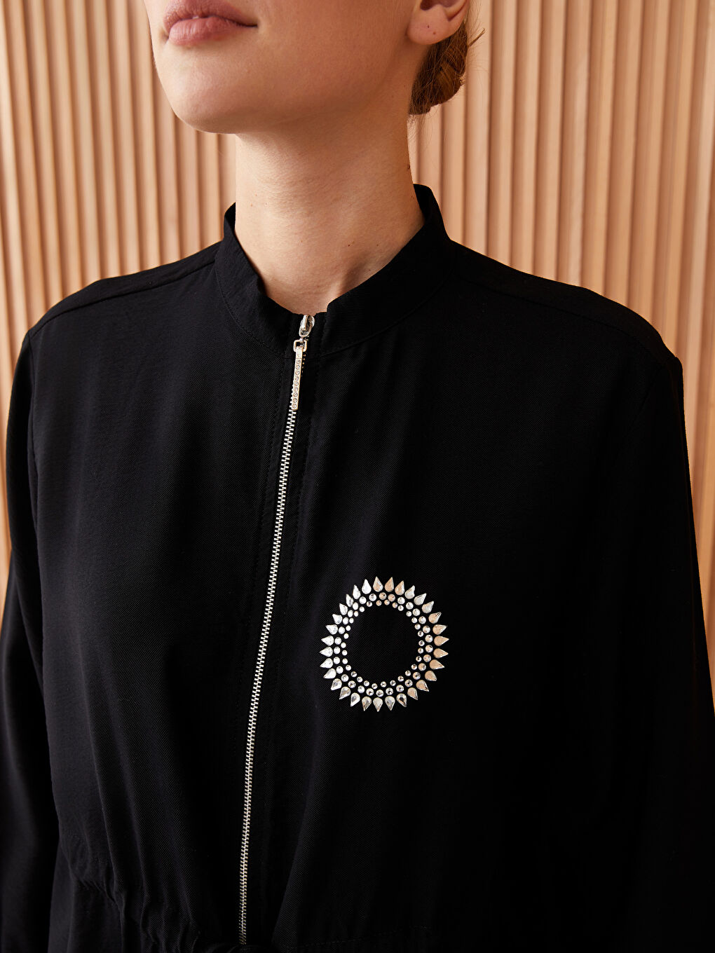 Siyah Hakim Yaka Taşlı Uzun Kollu Kadın Tunik-3