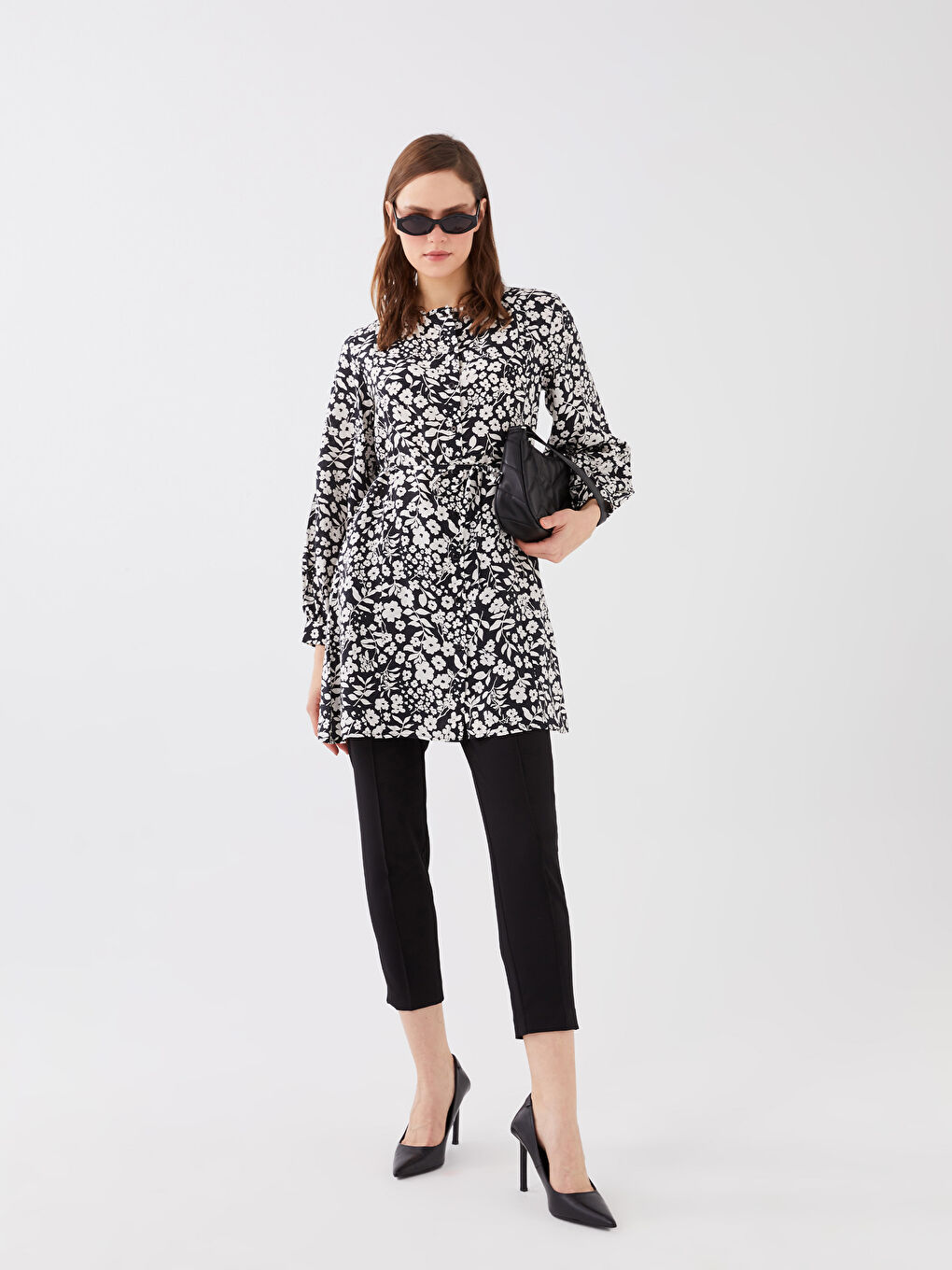 Siyah Bisiklet Yaka Çiçekli Uzun Kollu Kadın Tunik-2