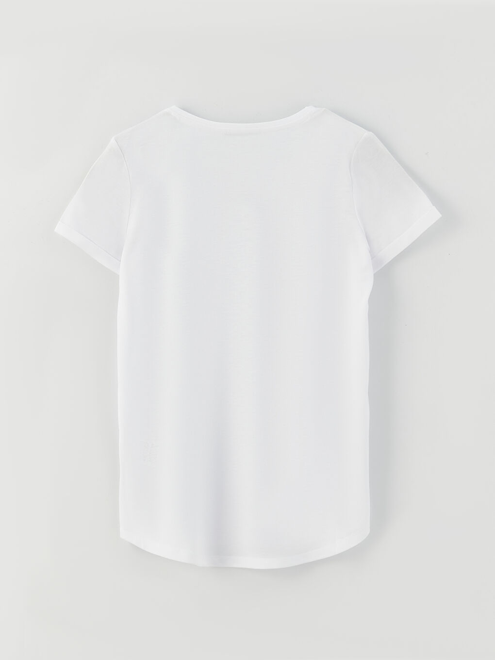 Beyaz V Yaka Pul İşlemeli Kısa Kollu Kadın Tişört-6