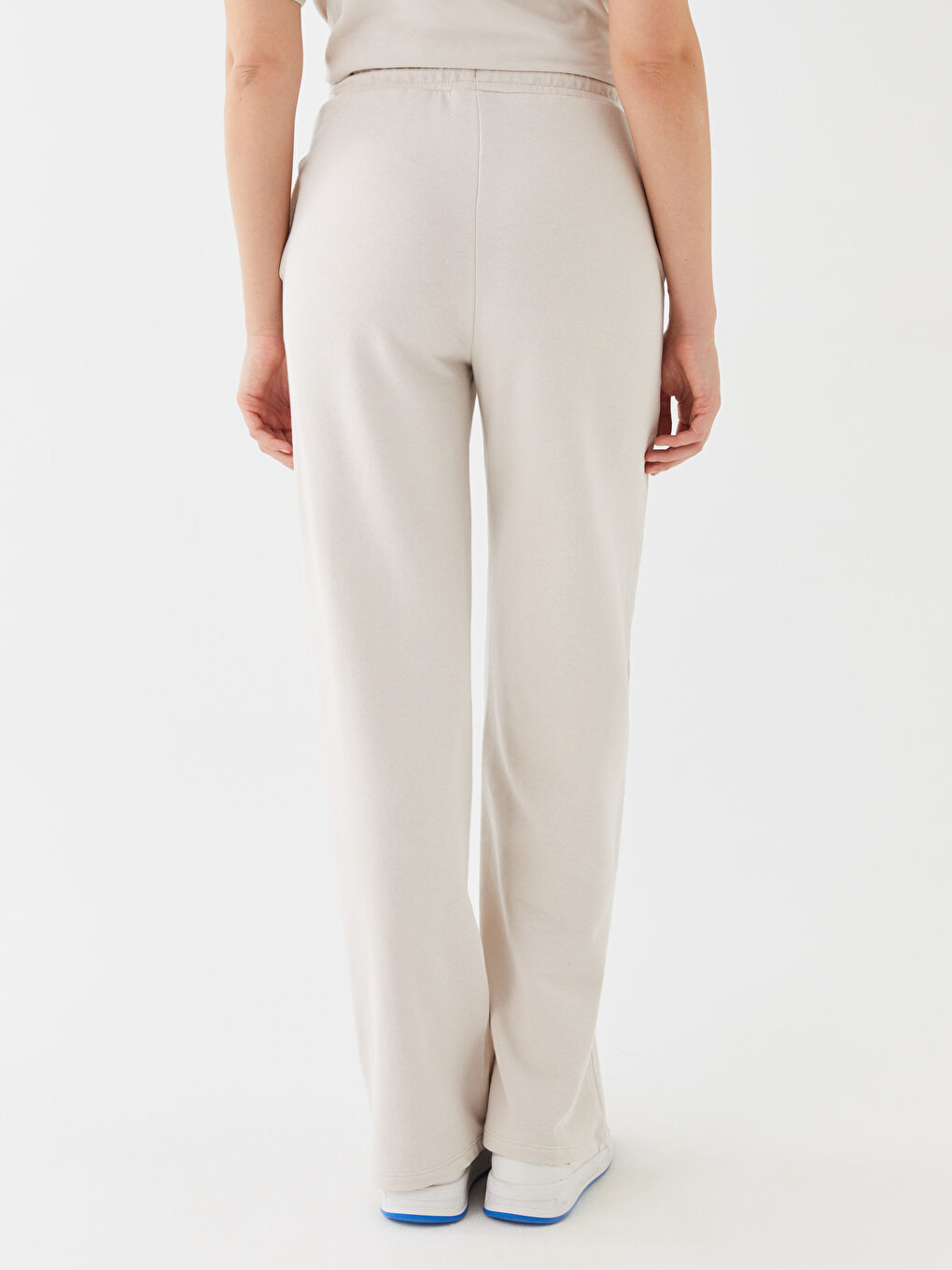 Gri Beli Lastikli Düz Geniş Paça Kadın Eşofman Altı-3