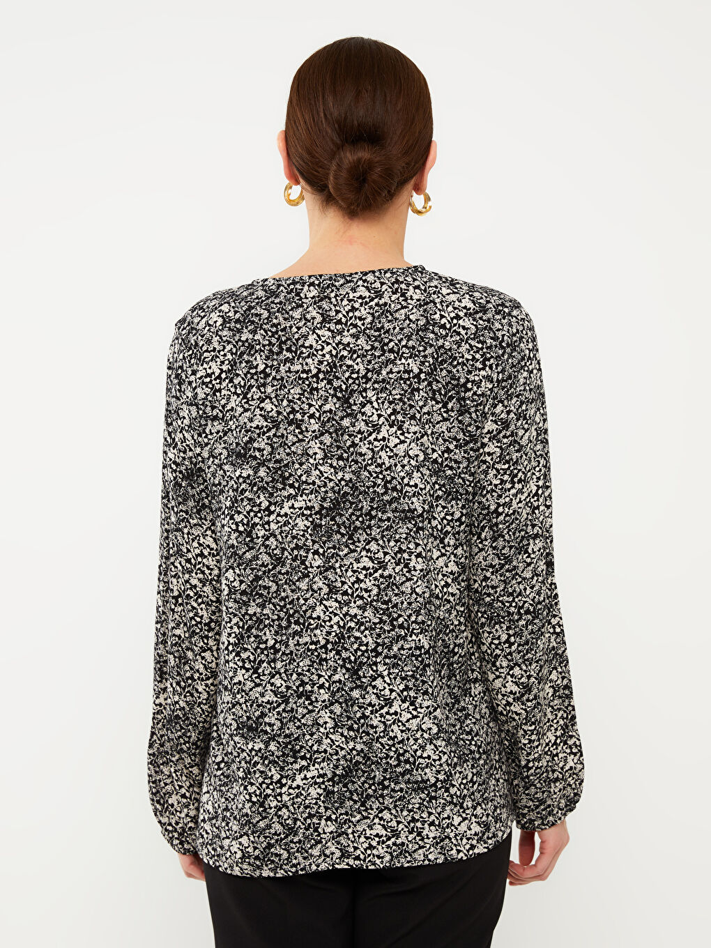 Siyah Bağlamalı Yaka Desenli Uzun Kollu Kadın Bluz-4