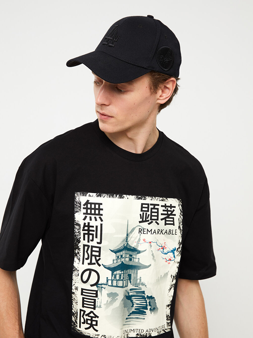 Siyah Bisiklet Yaka Kısa Kollu Baskılı Penye Erkek Tişört-1