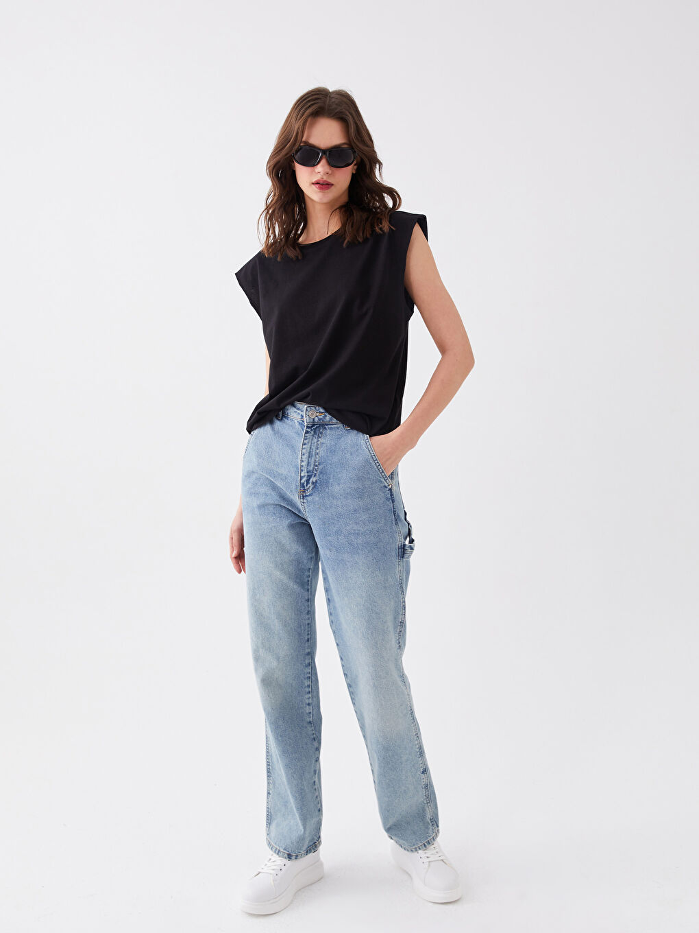 Siyah Bisiklet Yaka Düz Kısa Kollu Kadın Tişört-2