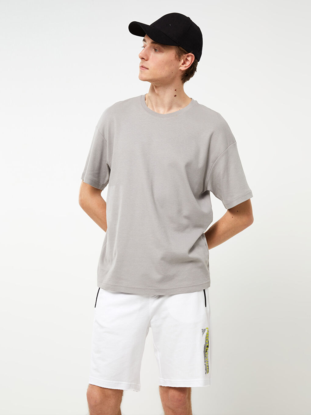 Beyaz Slim Fit Erkek Bermuda Şort-1