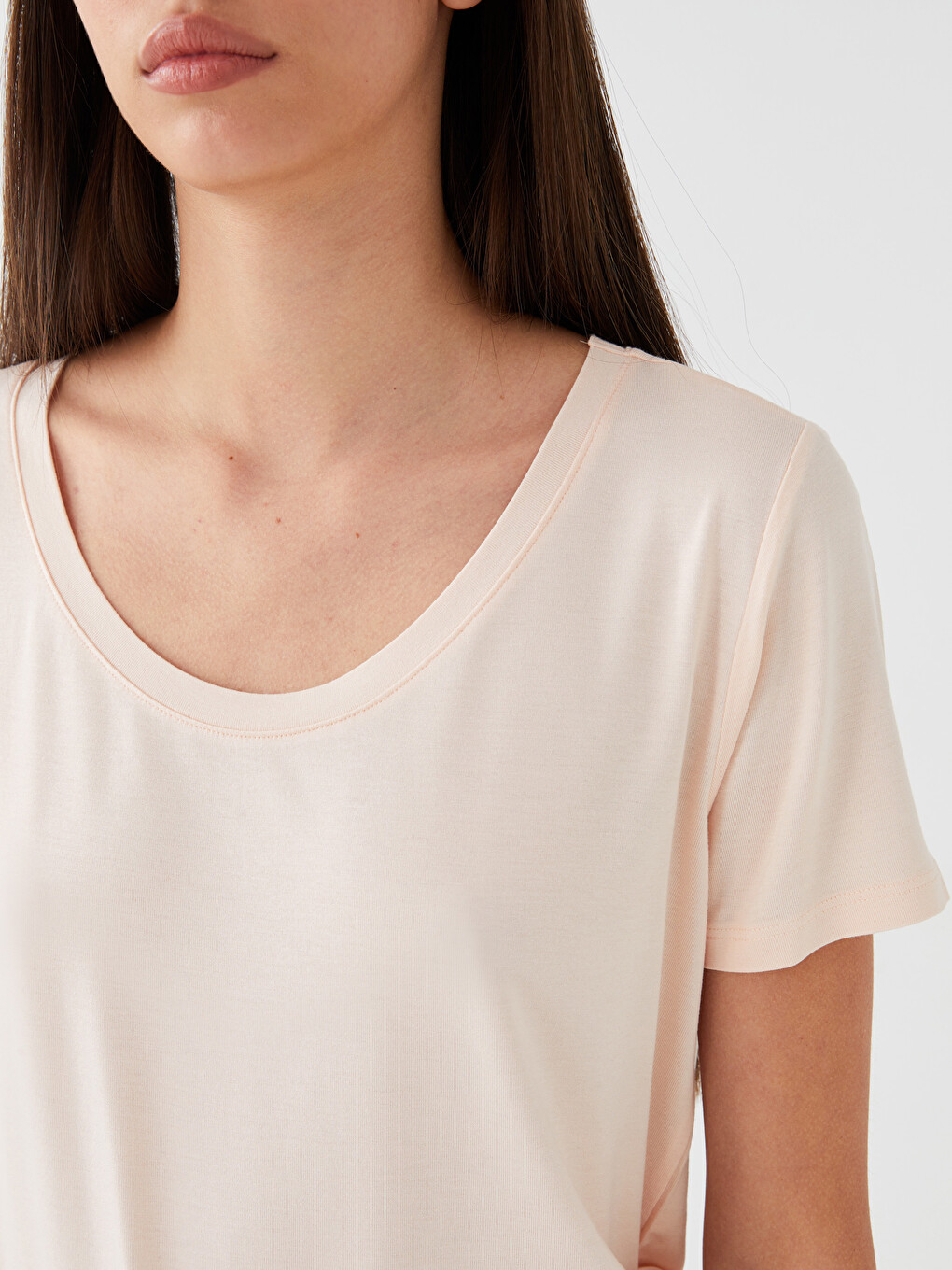 U Neck Plain Short Sleeve Women's T-shirt-3