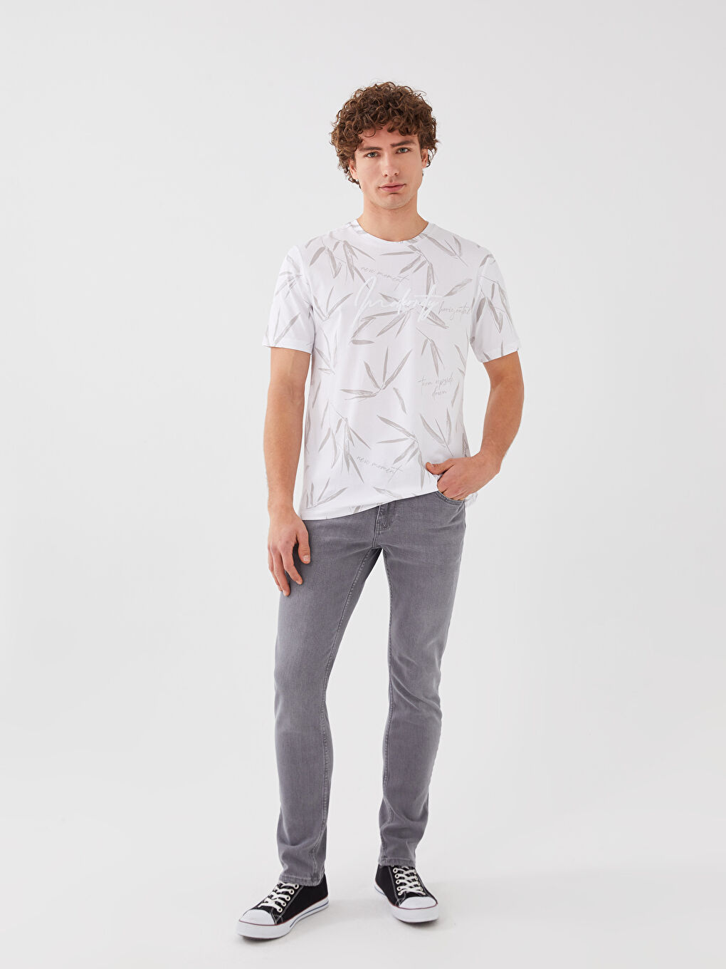 Beyaz Bisiklet Yaka Kısa Kollu Desenli Penye Erkek Tişört-2