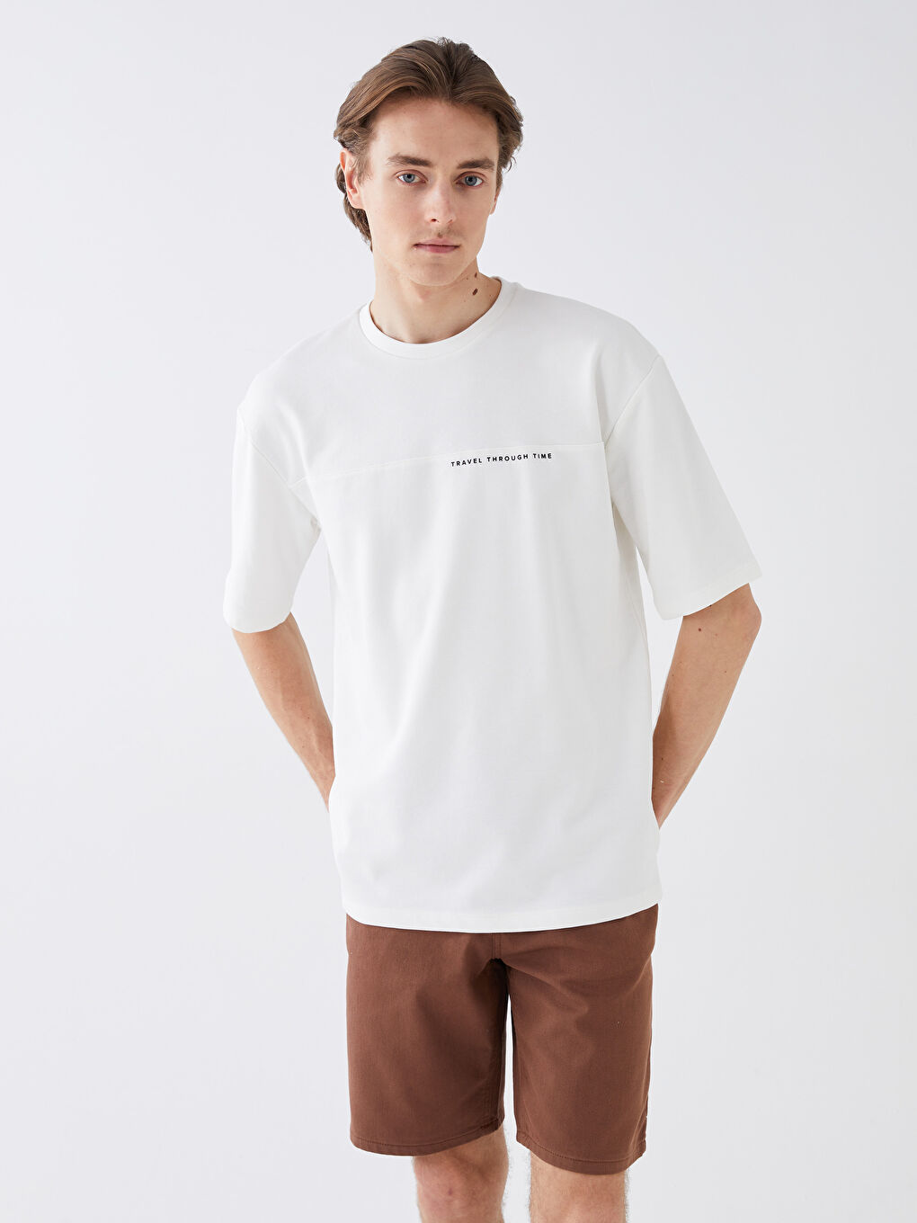 Beyaz Bisiklet Yaka Kısa Kollu Baskılı Erkek Sweatshirt