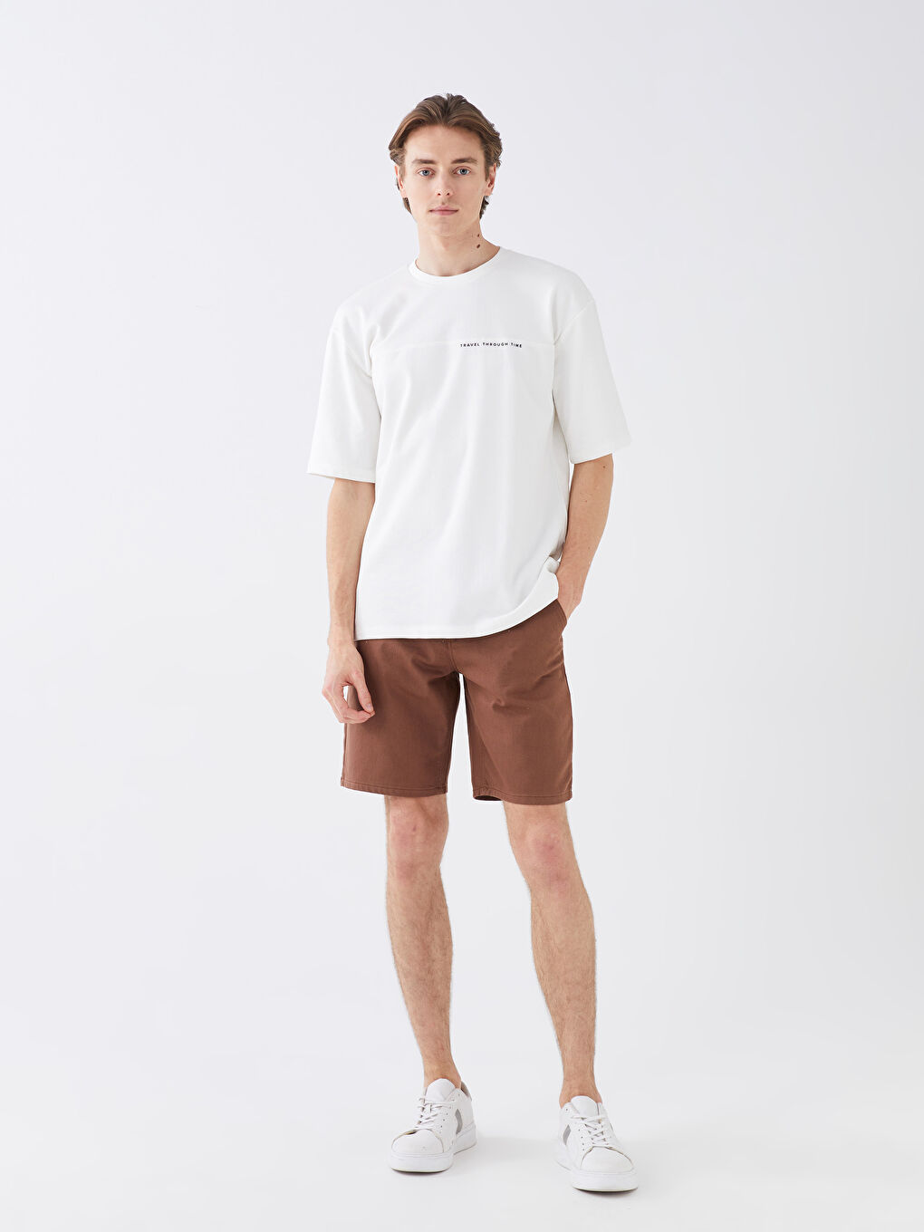 Beyaz Bisiklet Yaka Kısa Kollu Baskılı Erkek Sweatshirt-2