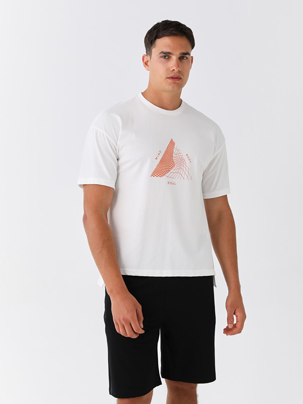 Ekru Bisiklet Yaka Kısa Kollu Baskılı Erkek Spor Tişört-1