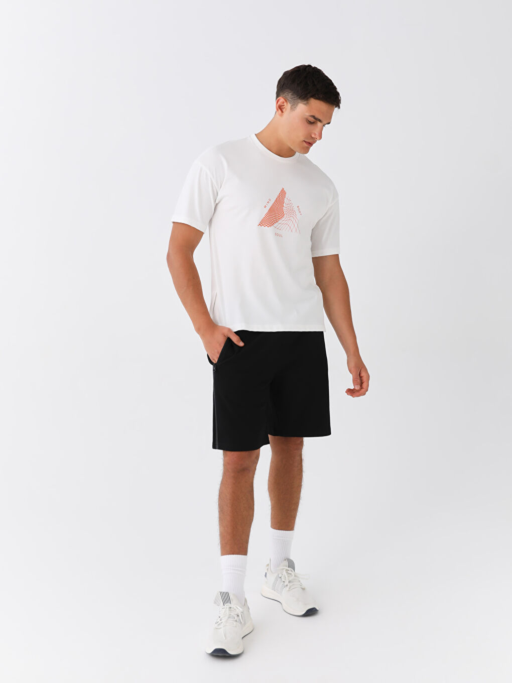 Ekru Bisiklet Yaka Kısa Kollu Baskılı Erkek Spor Tişört-2