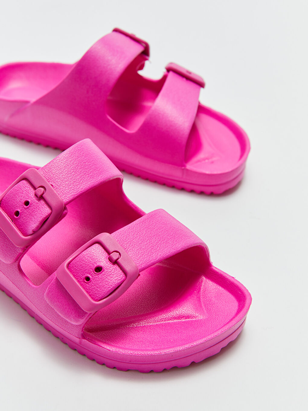 Fuşya Toka Detaylı Kız Çocuk Terlik-2