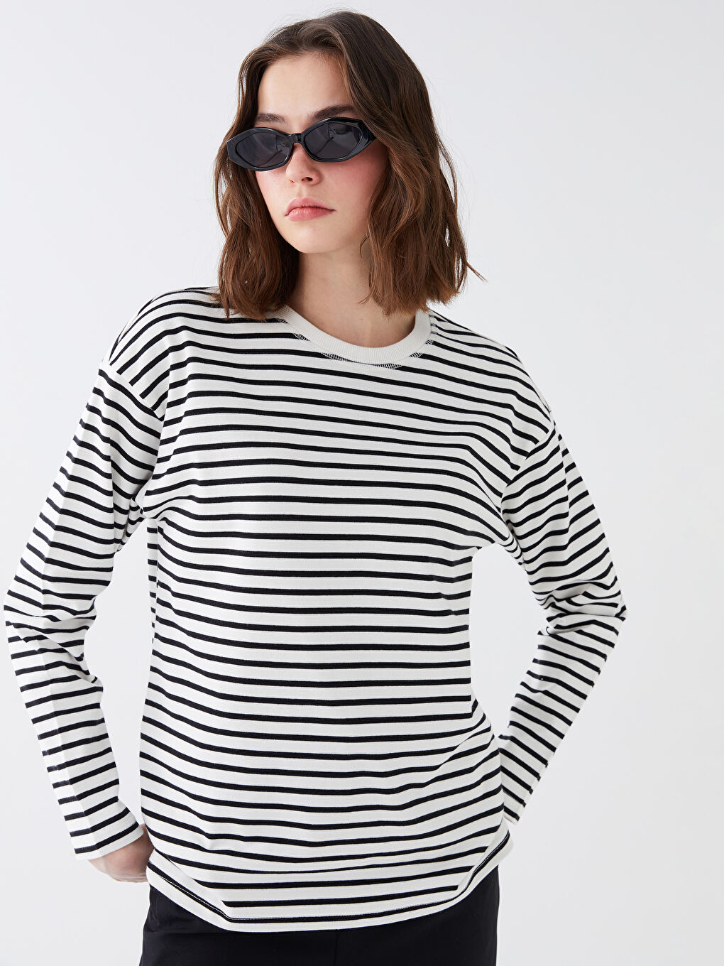 Siyah Bisiklet Yaka Çizgili Uzun Kollu Kadın Tişört