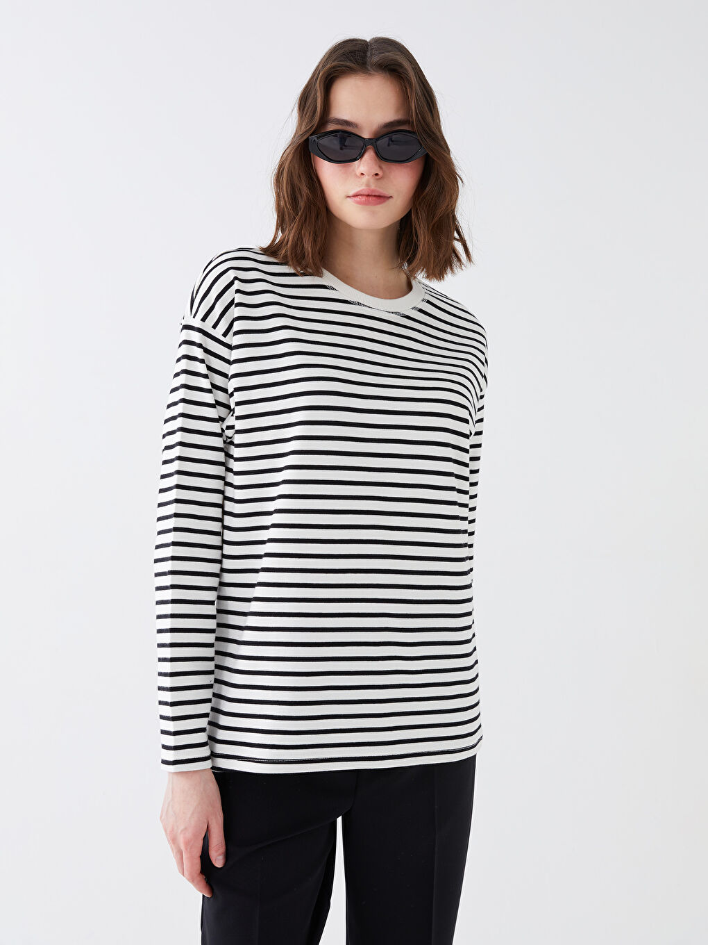 Siyah Bisiklet Yaka Çizgili Uzun Kollu Kadın Tişört-1