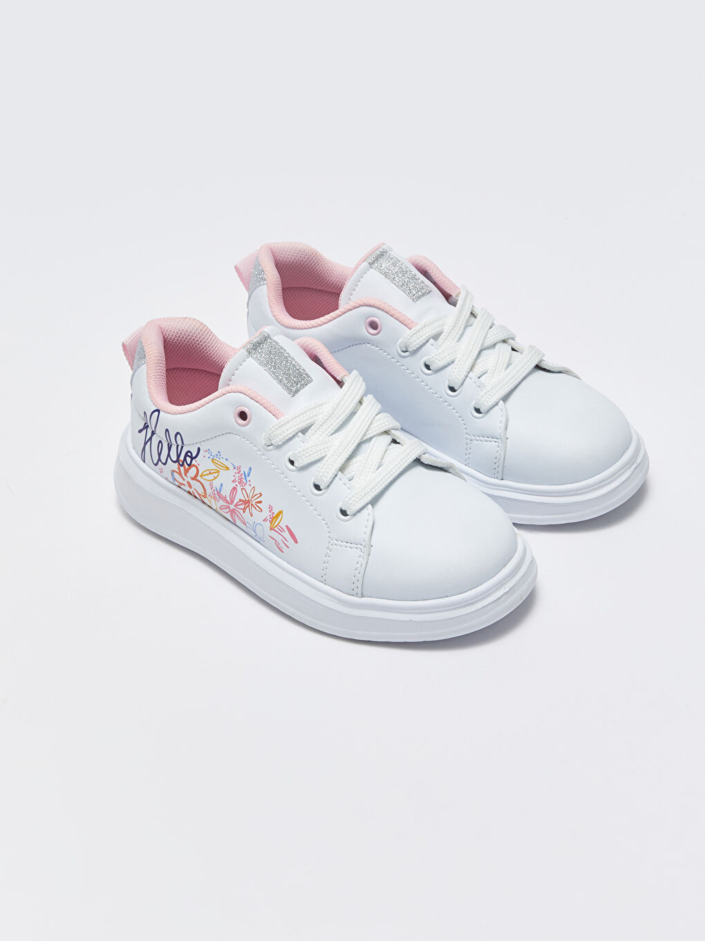 Beyaz Bağcıklı Kız Çocuk Spor Ayakkabı