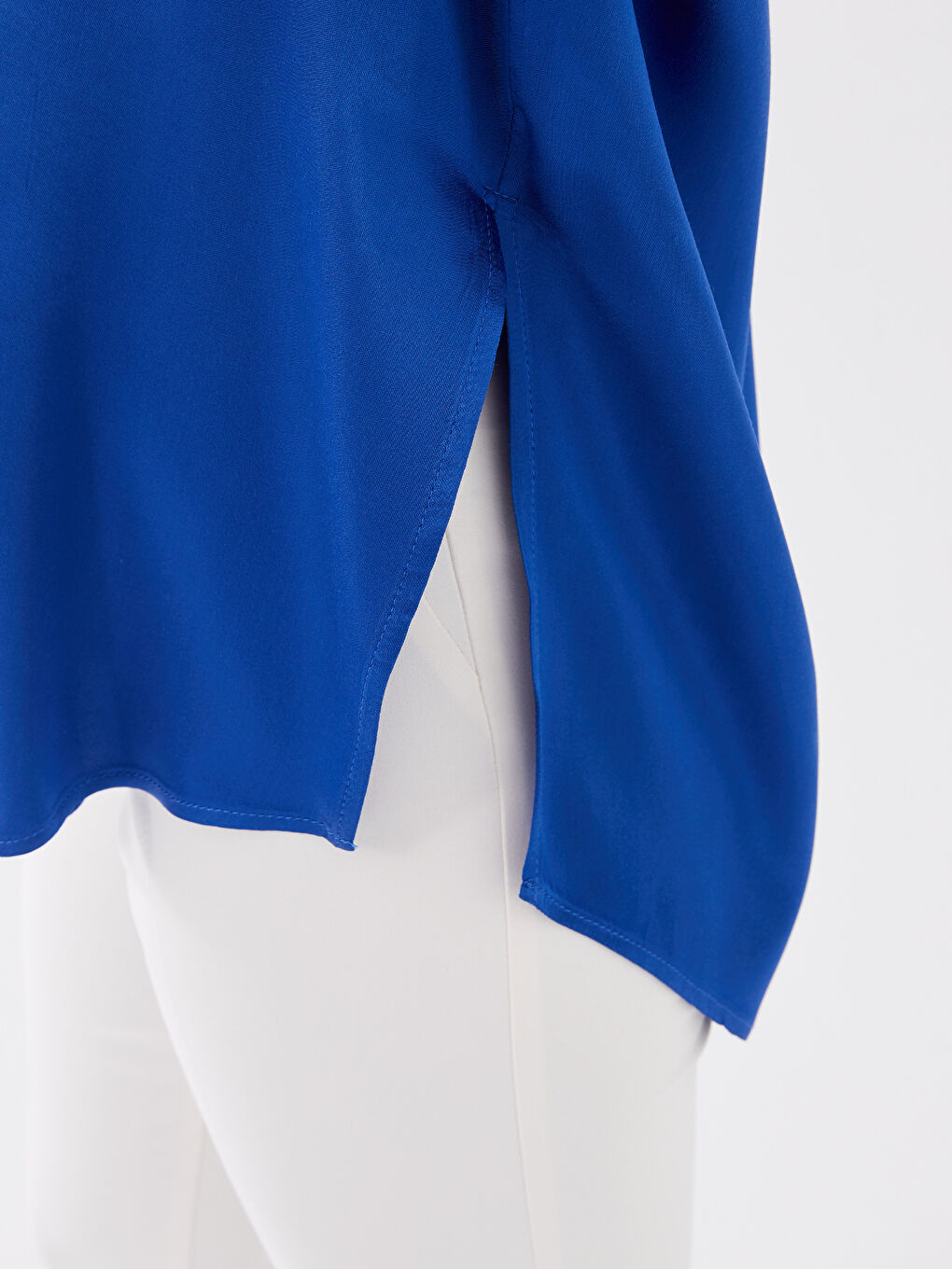 Mavi Düz Uzun Kollu Saten Oversize Kadın Gömlek-3