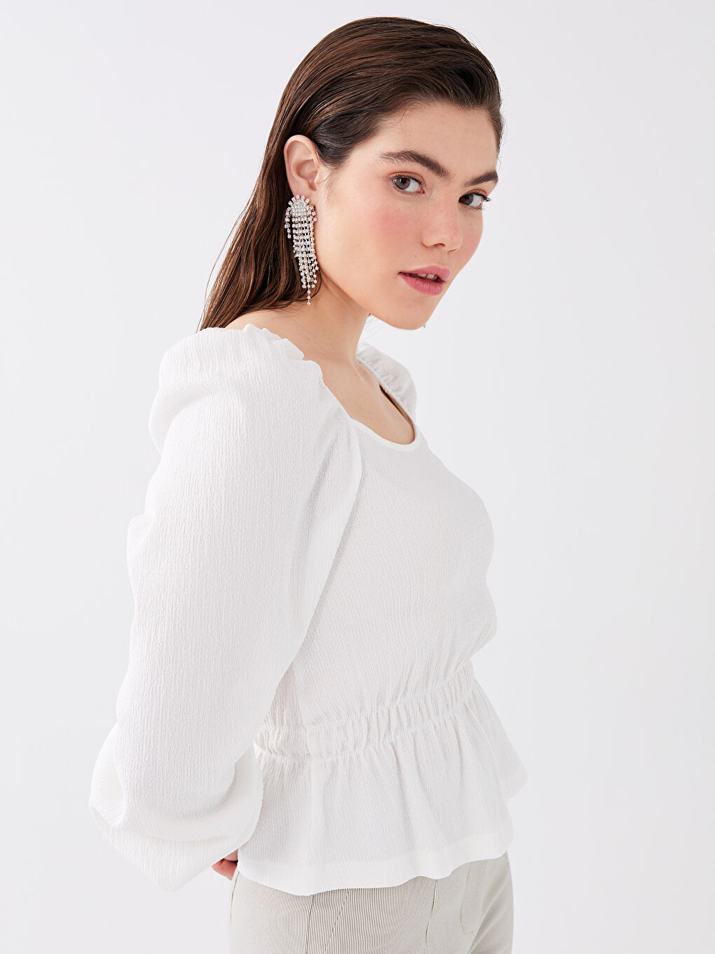 Ekru Kare Yaka Düz Uzun Kollu Kadın Bluz