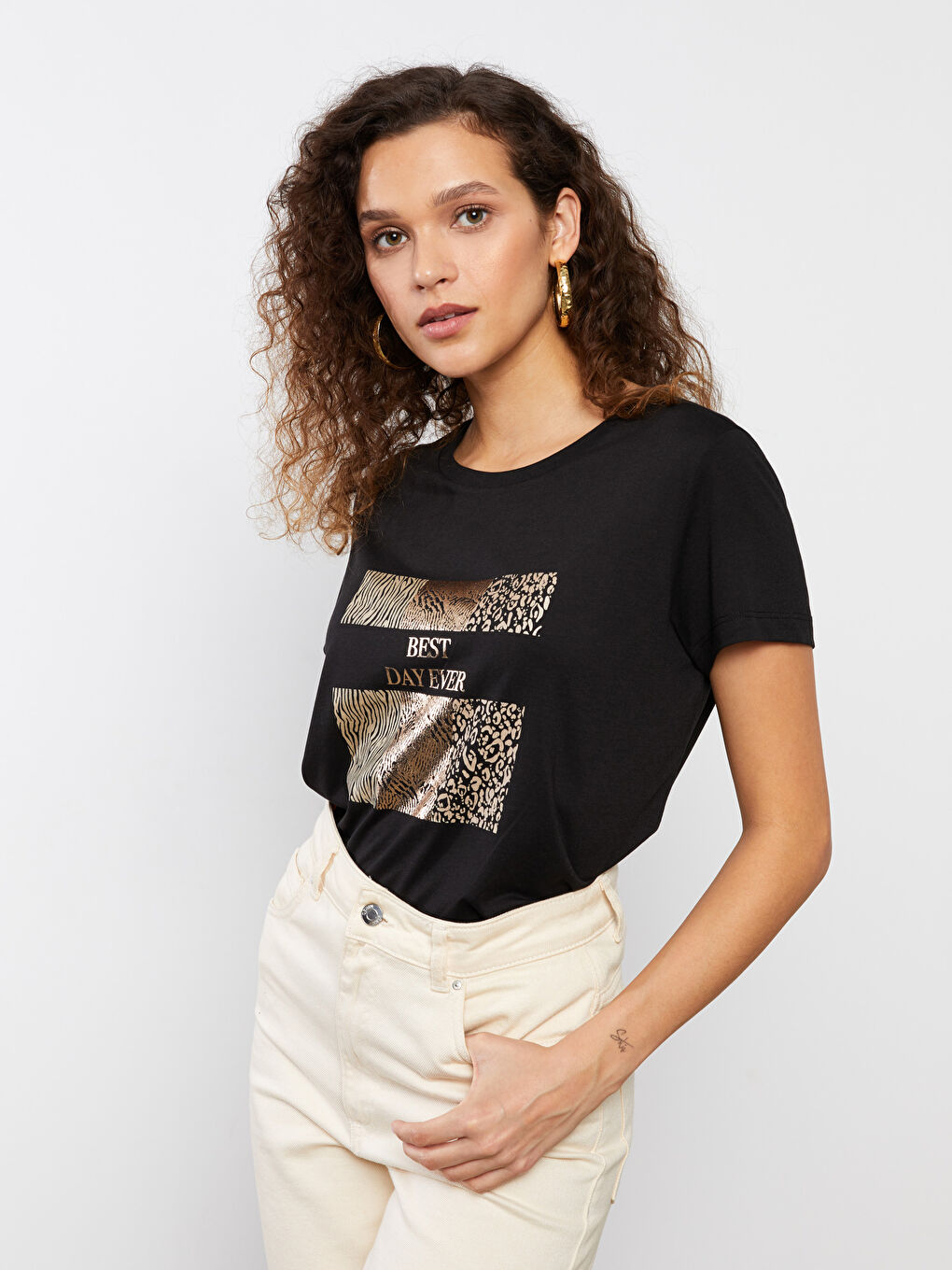 Siyah Bisiklet Yaka Baskılı Kısa Kollu Kadın Tişört