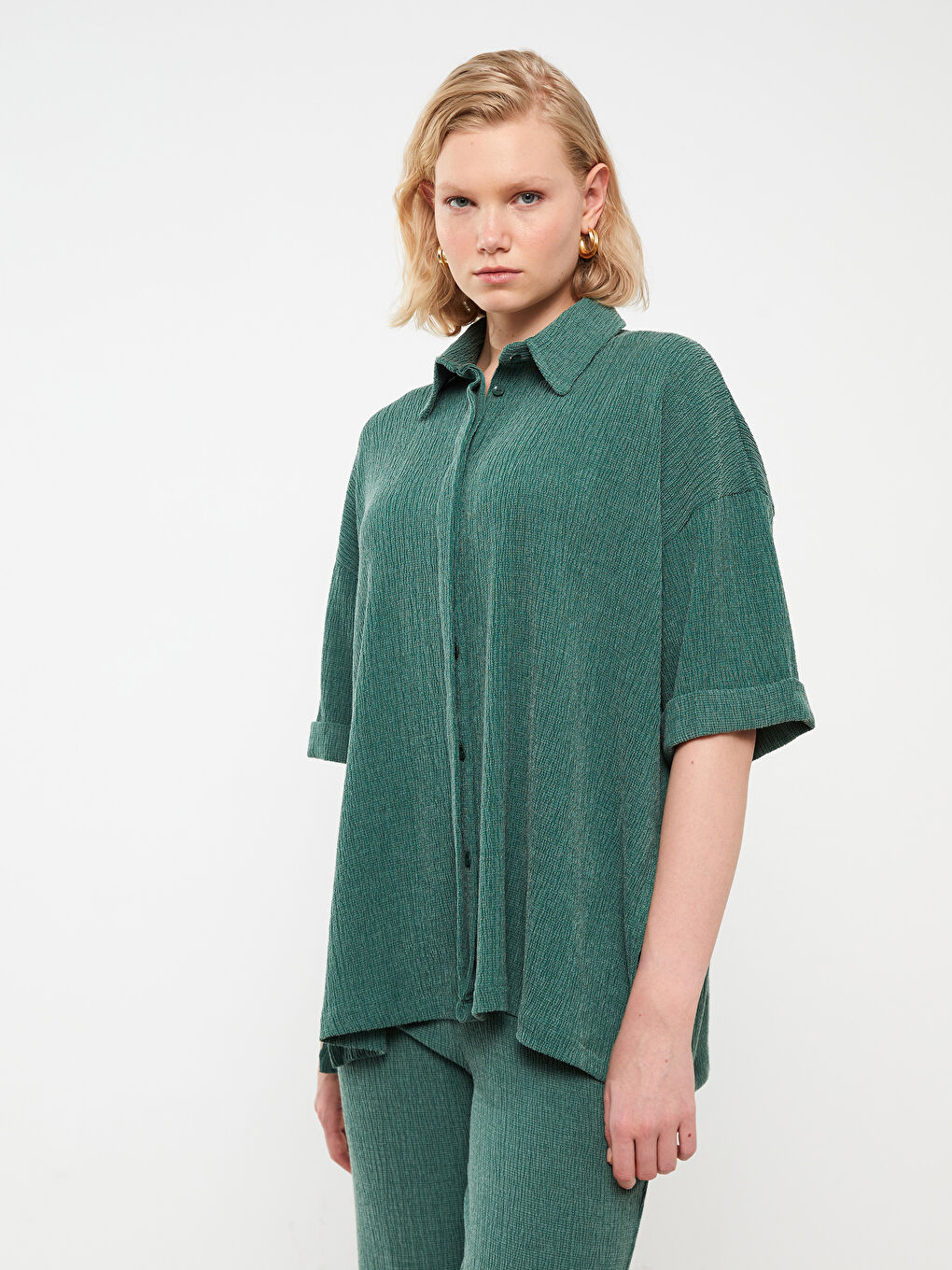 Yeşil Gömlek Yaka Düz Kısa Kollu Oversize Kadın Bluz-1