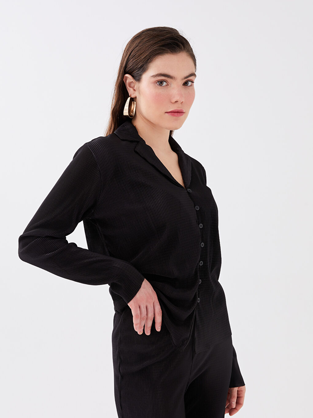 Siyah Gömlek Yaka Düz Uzun Kollu Kadın Bluz-1