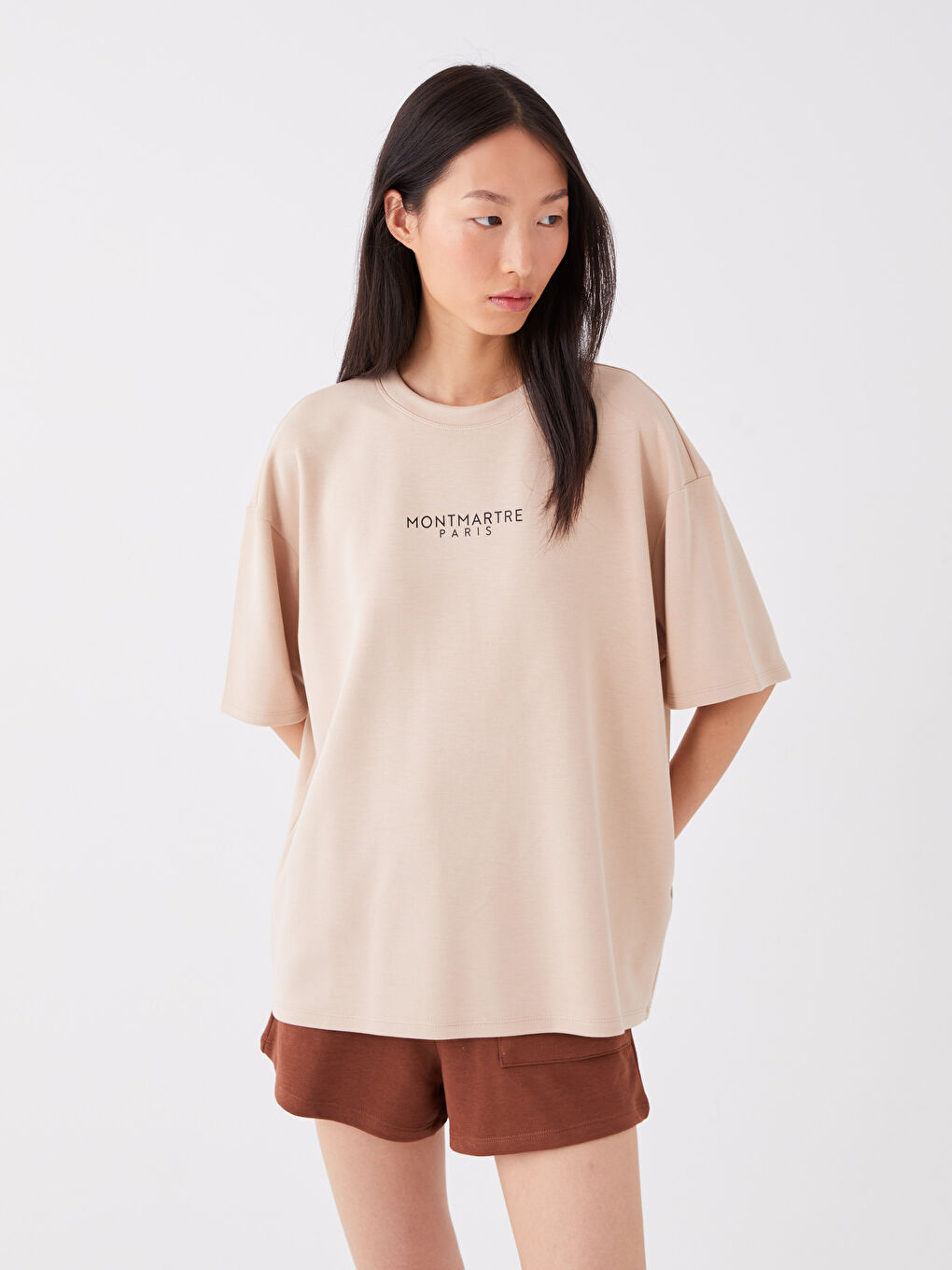 Ekru Bisiklet Yaka Baskılı Kısa Kollu Oversize Kadın Tişört