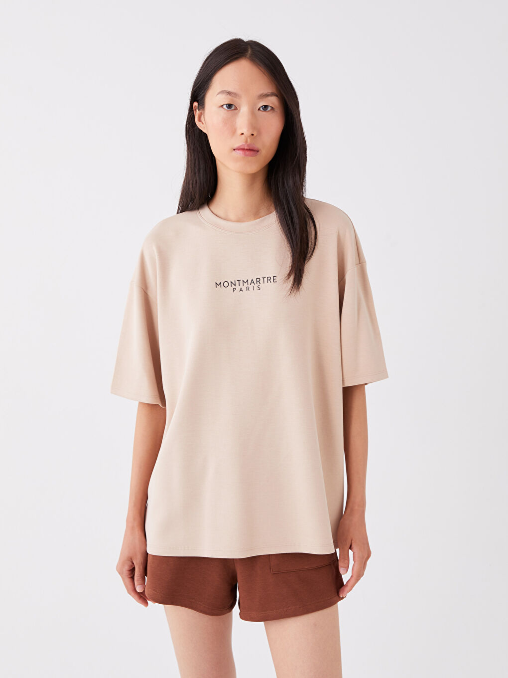 Ekru Bisiklet Yaka Baskılı Kısa Kollu Oversize Kadın Tişört-1