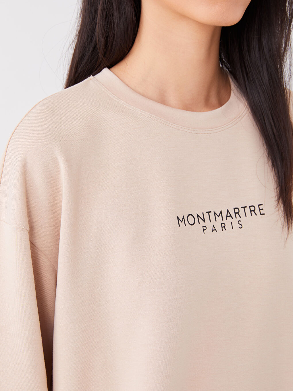 Ekru Bisiklet Yaka Baskılı Kısa Kollu Oversize Kadın Tişört-3