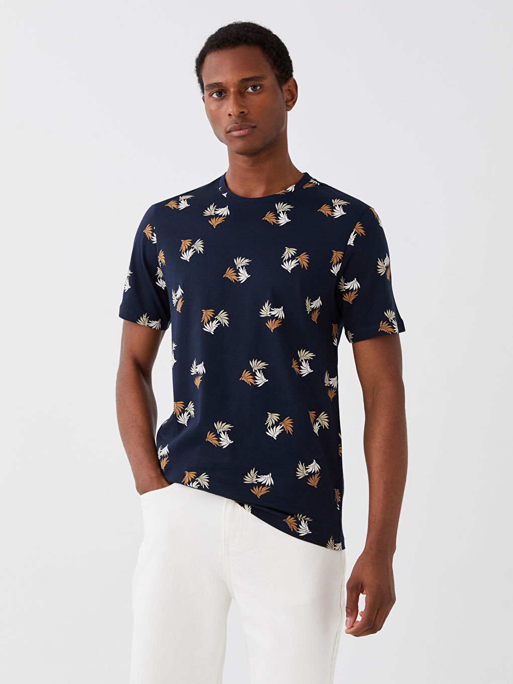 تيشيرت رجالي ياقة دائرية كم قصير مطبوع قطن ممشط