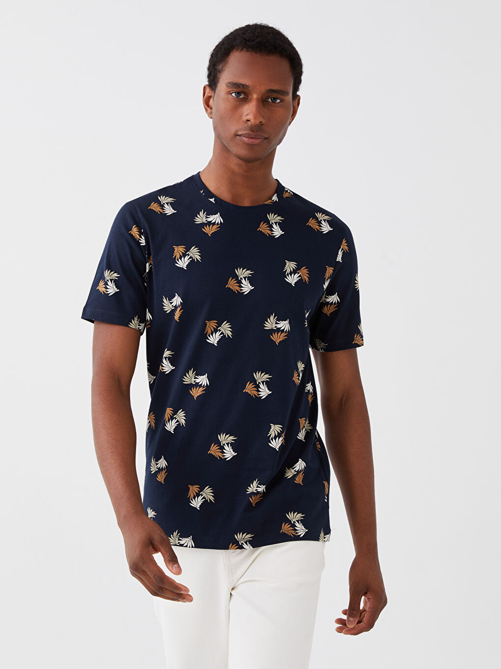 تيشيرت رجالي ياقة دائرية كم قصير مطبوع قطن ممشط-1