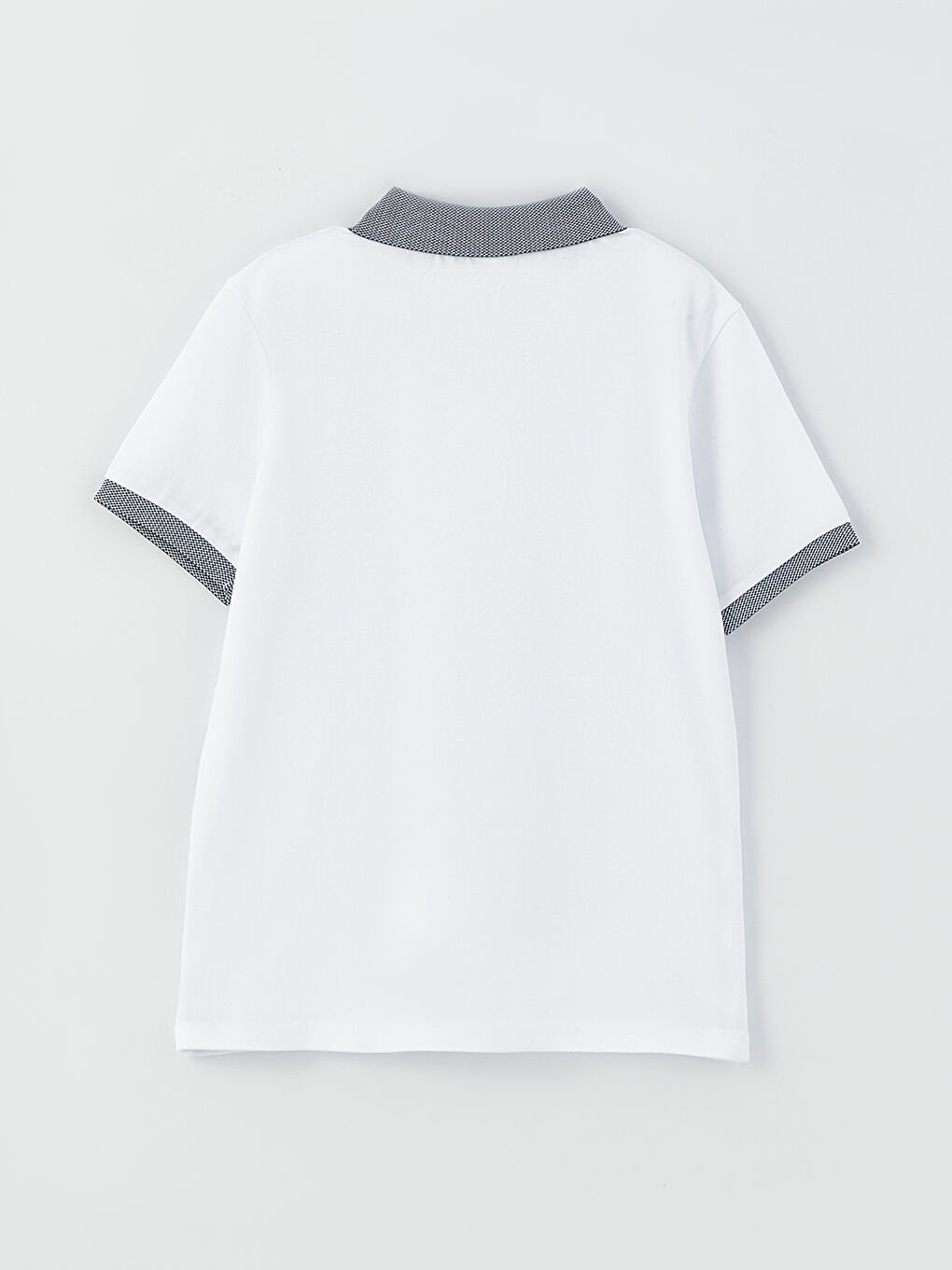 Beyaz Polo Yaka Nakış Detaylı Kısa Kollu Erkek Çocuk Tişört-1