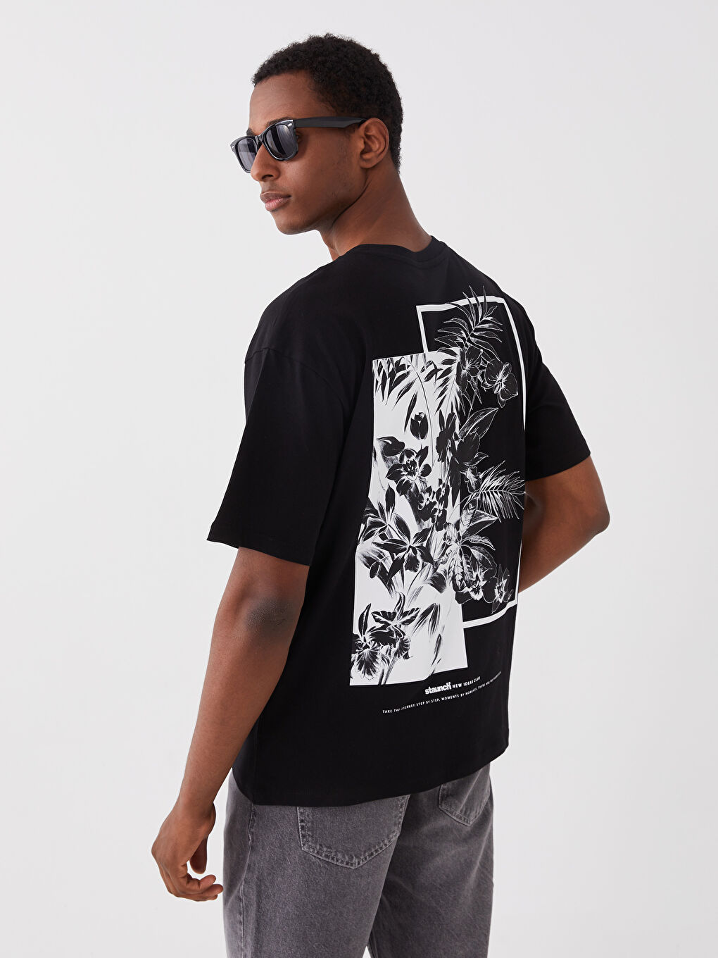 Siyah Bisiklet Yaka Kısa Kollu Erkek Tişört