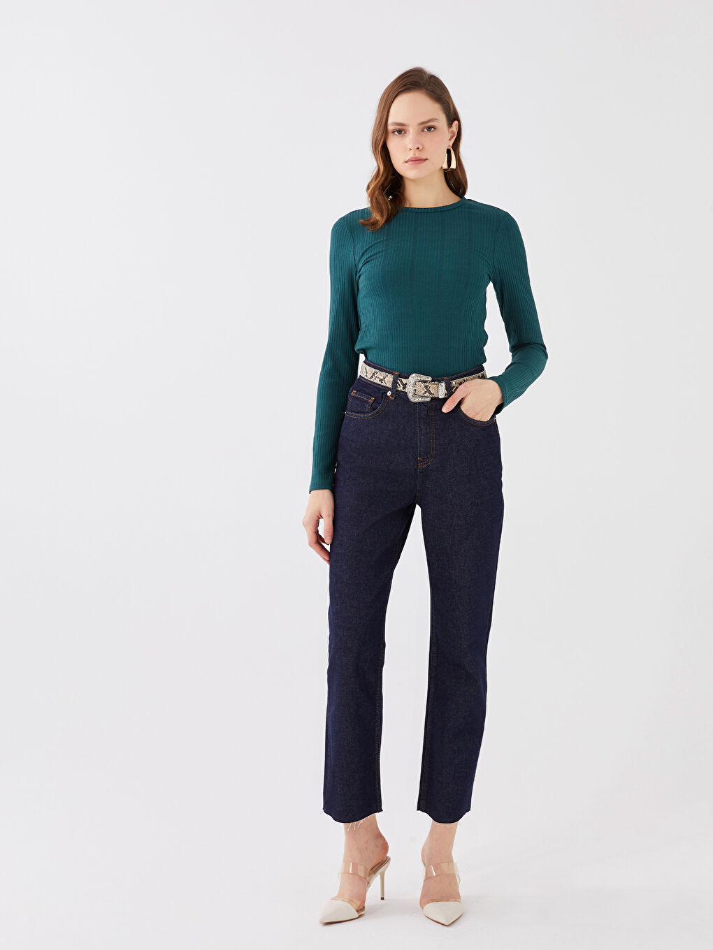 Әйелдерге арналған дөңгелек жағалы өрнексіз кроп-топ-2