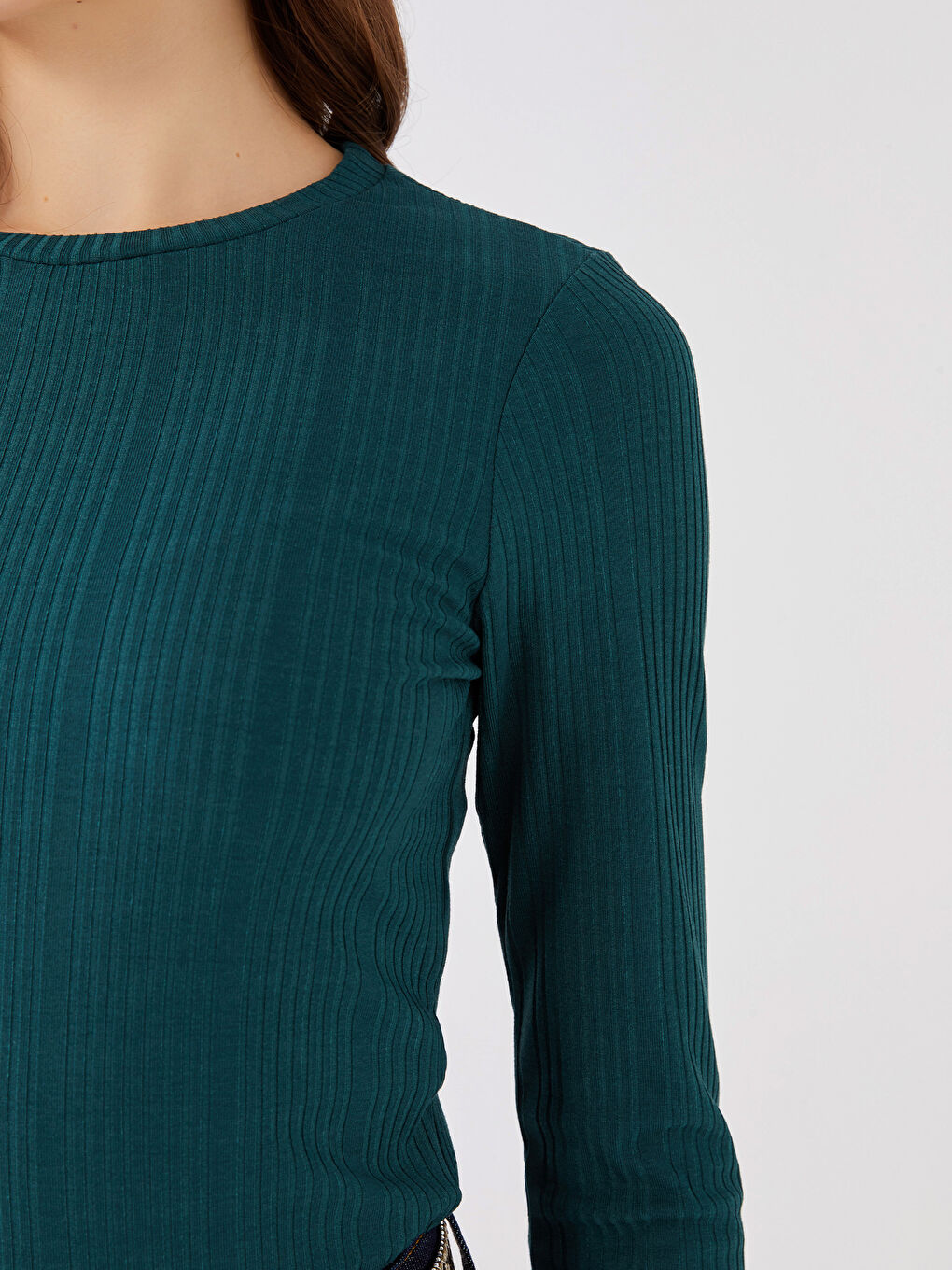 Әйелдерге арналған дөңгелек жағалы өрнексіз кроп-топ-3