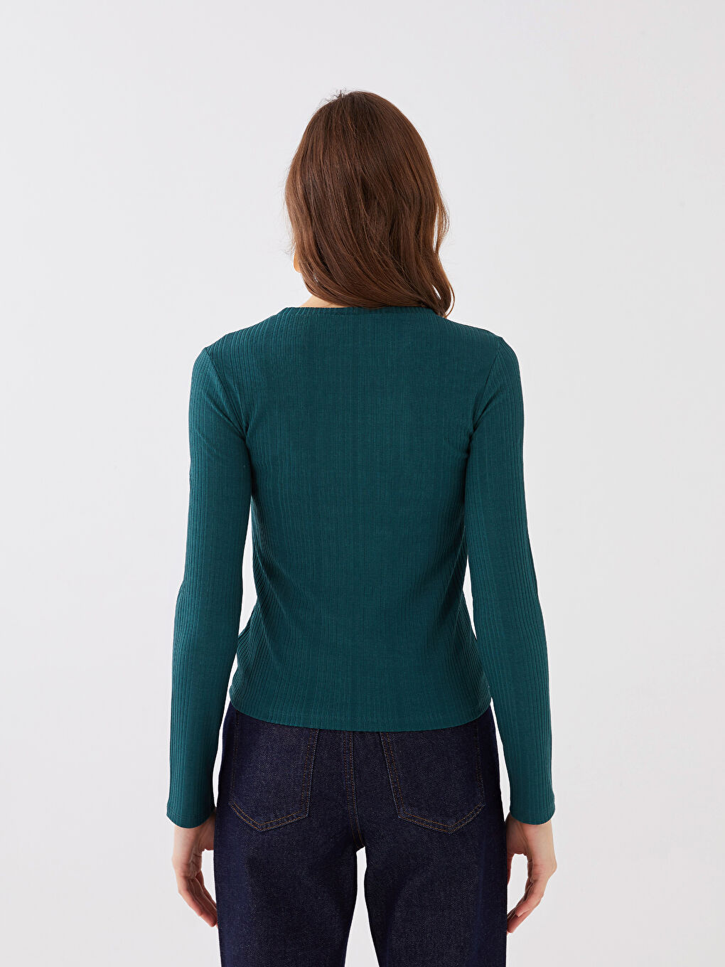 Әйелдерге арналған дөңгелек жағалы өрнексіз кроп-топ-4