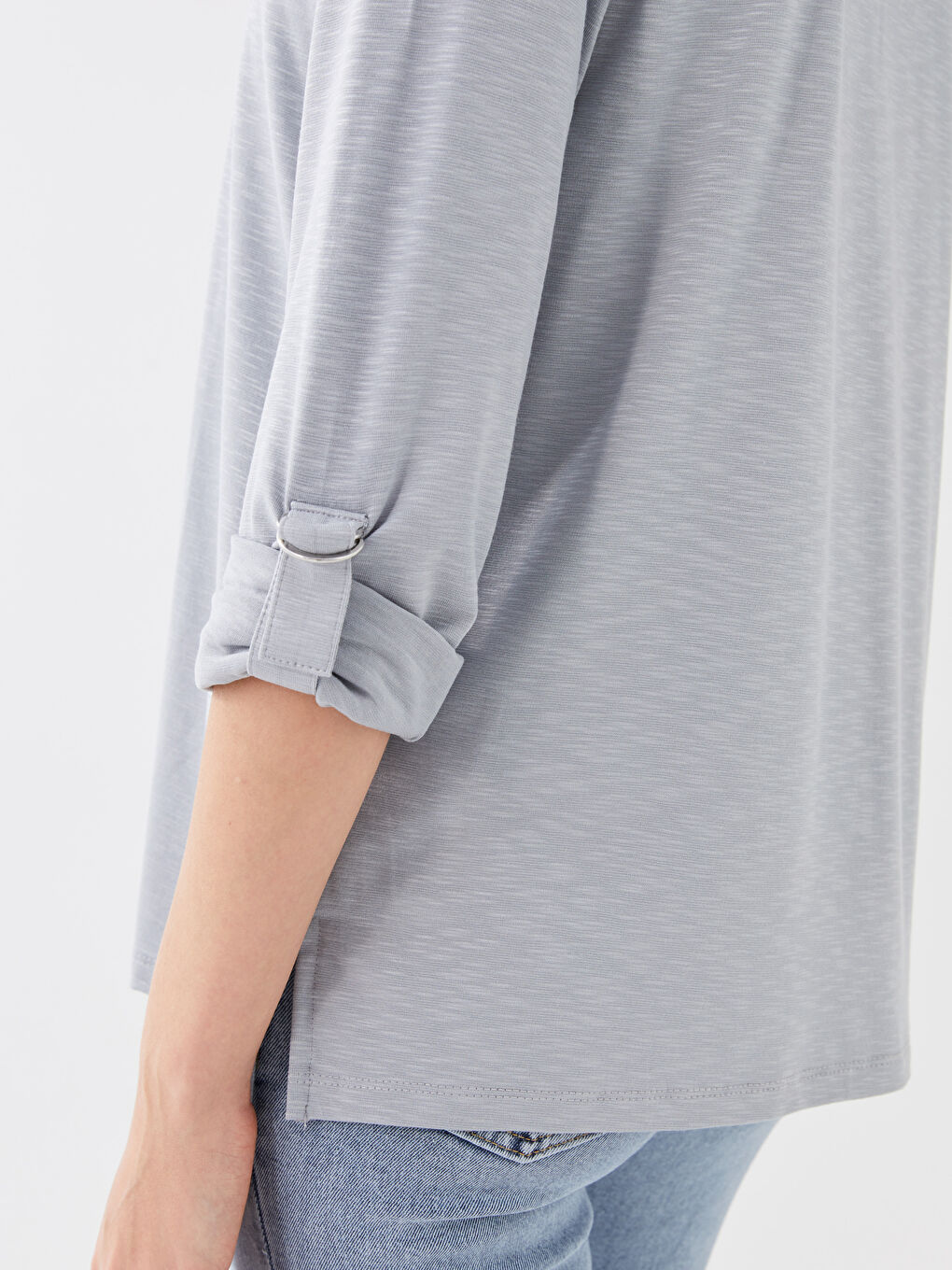 Gri V Yaka Kendinden Desenli Uzun Kollu Kadın Tişört-3