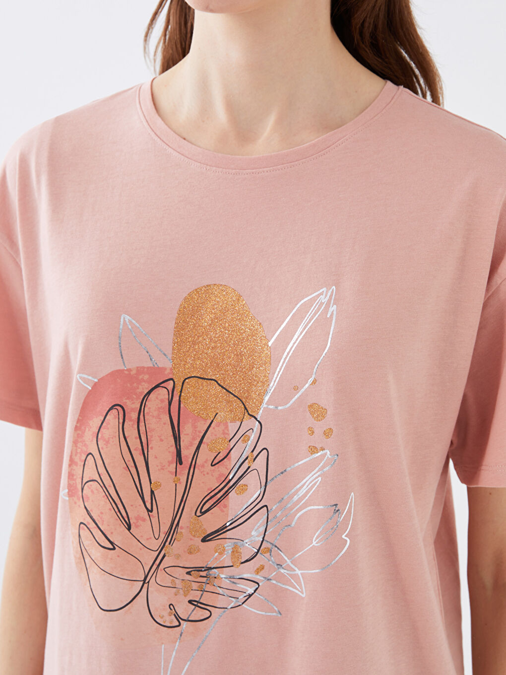 მრგვალი საყელო ნაბეჭდი მოკლე სახელო ქალებისთვის მაისური-3