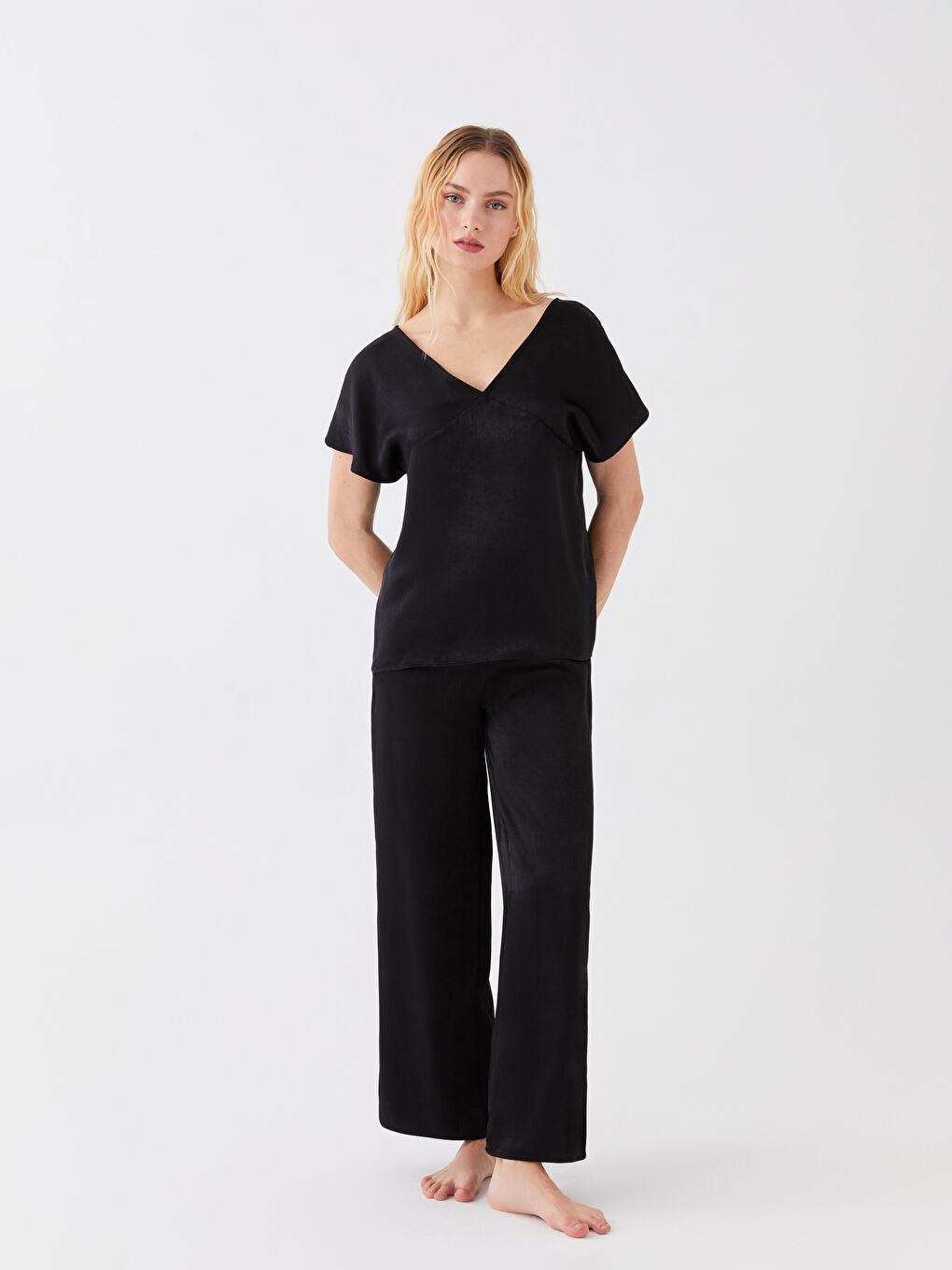 V-Neck Straight Short Sleeve Satin Women's Pajamas Set -S3DV70Z8-CVL
