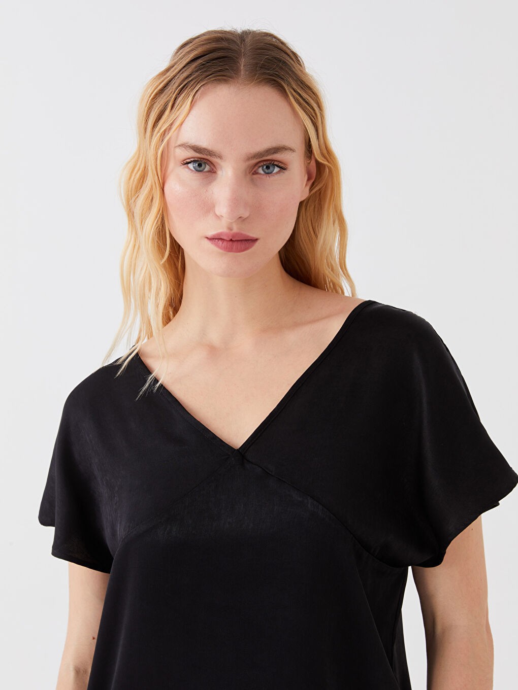 V-Neck Straight Short Sleeve Satin Women's Pajamas Set -S3DV70Z8-CVL