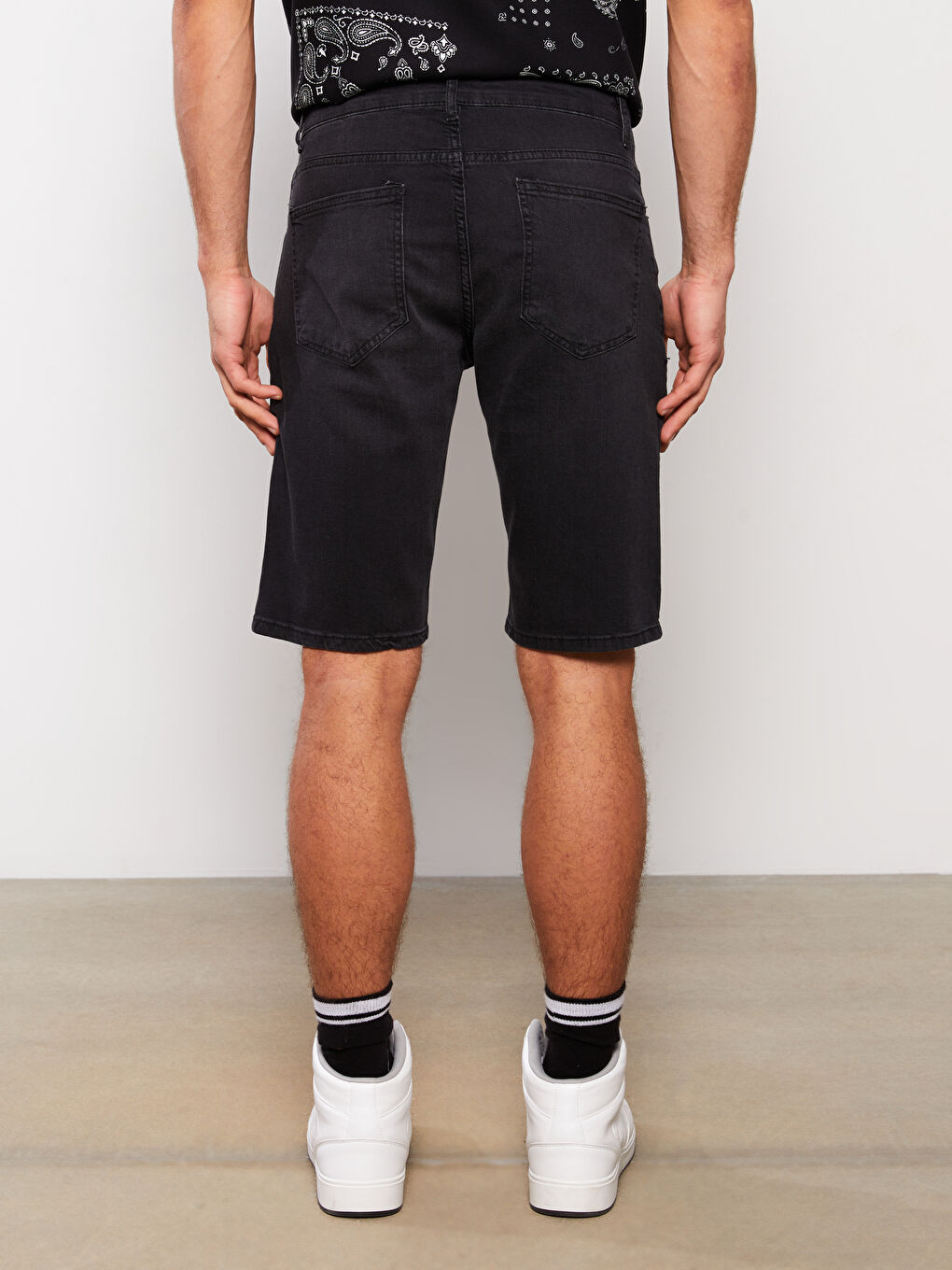 شورت جينز رجالي بقصة عادية-4