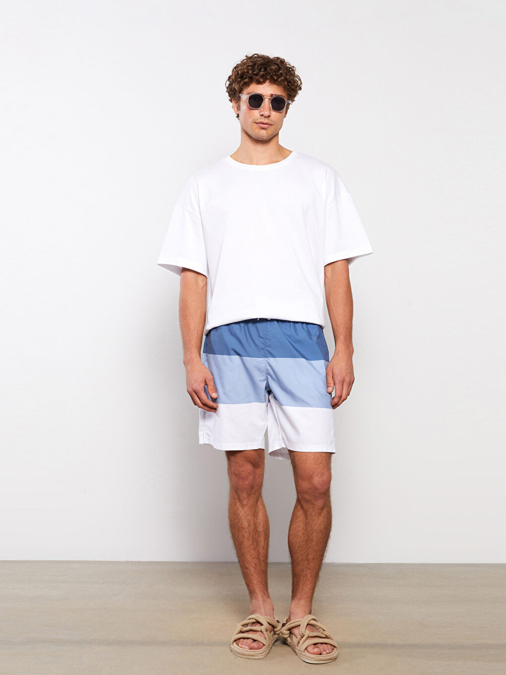 Gri Diz Hizası Boy Renk Bloklu Erkek Deniz Şortu-1