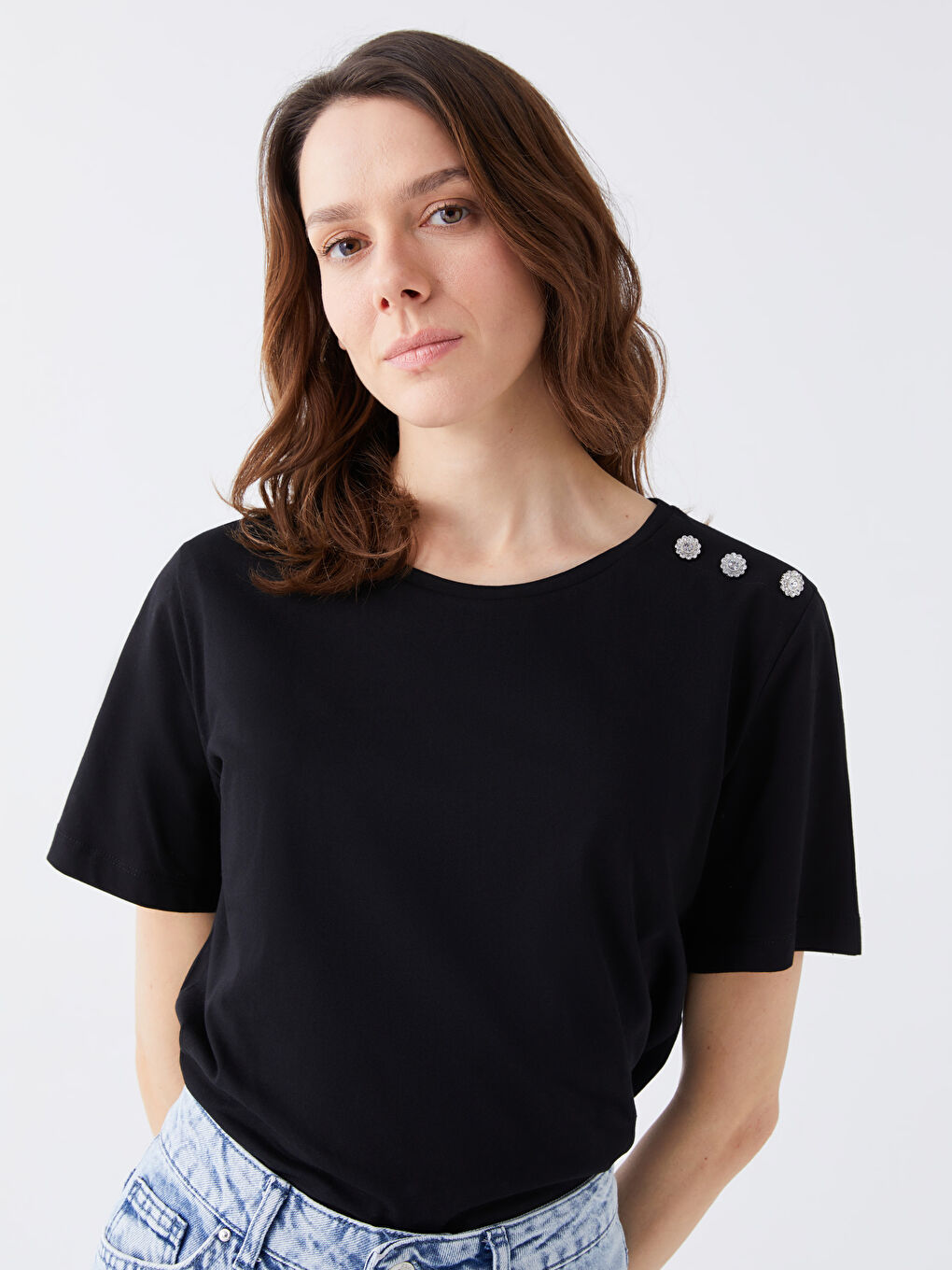 Siyah Bisiklet Yaka Düz Kısa Kollu Kadın Tişört