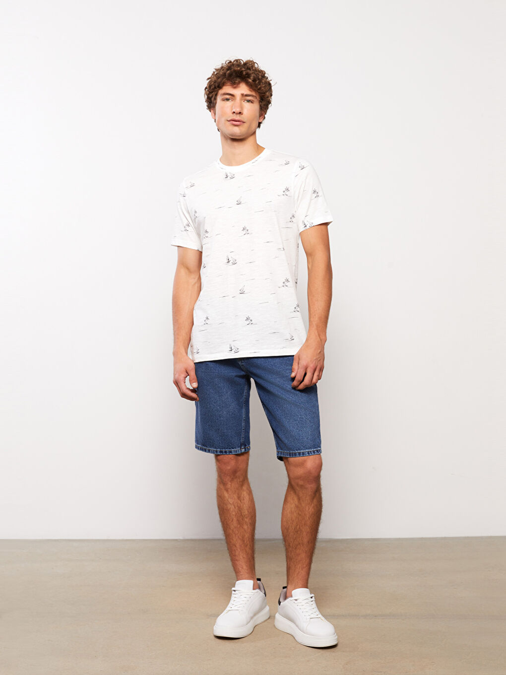 მრგვალი საყელო მოკლე სახელო ნიმუშიანი ჟერსი მამაკაცის მაისური-2