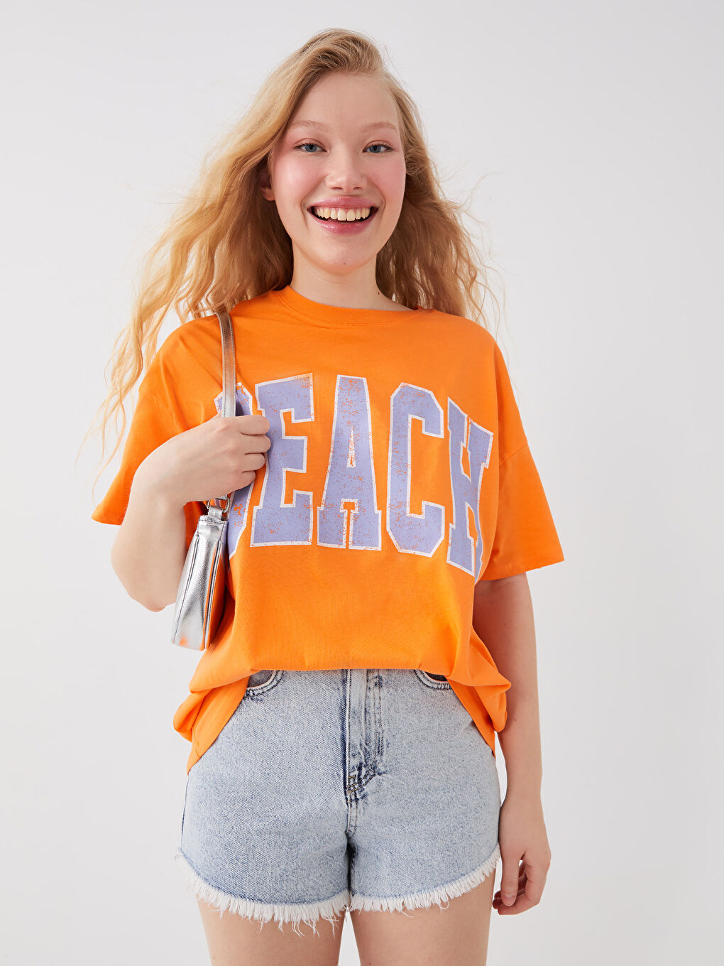 LCW Vision Crew Neck Printed Short Sleeve Oversize Women's T-Shirt -S3DY82Z8-GBE