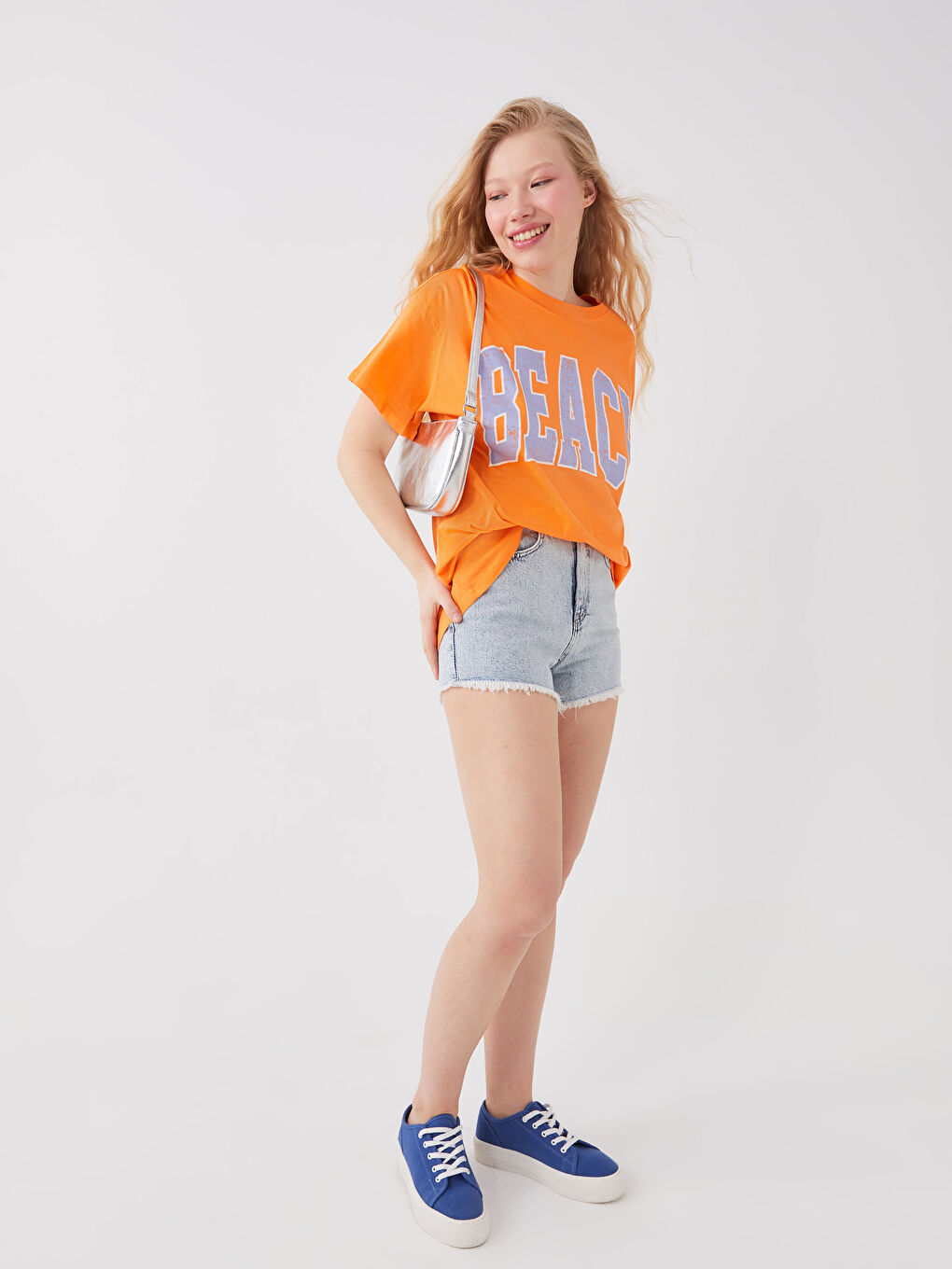 LCW Vision Crew Neck Printed Short Sleeve Oversize Women's T-Shirt -S3DY82Z8-GBE