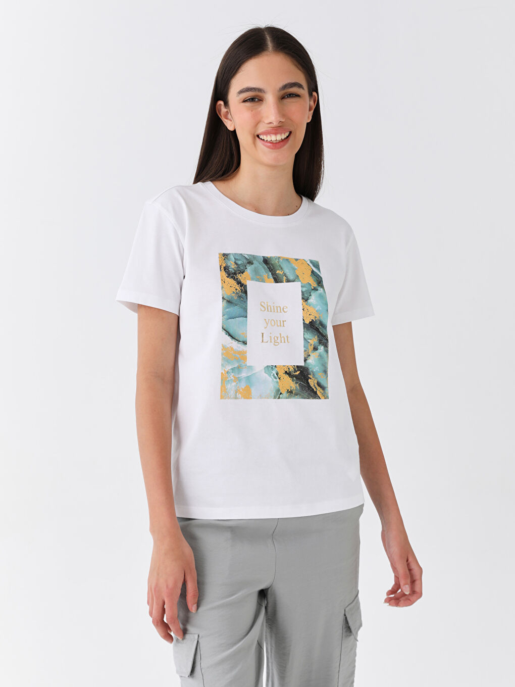 Beyaz Bisiklet Yaka Baskılı Kısa Kollu Kadın Tişört-1