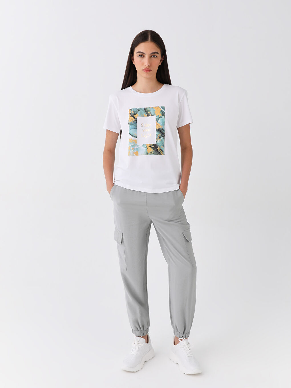 Beyaz Bisiklet Yaka Baskılı Kısa Kollu Kadın Tişört-2