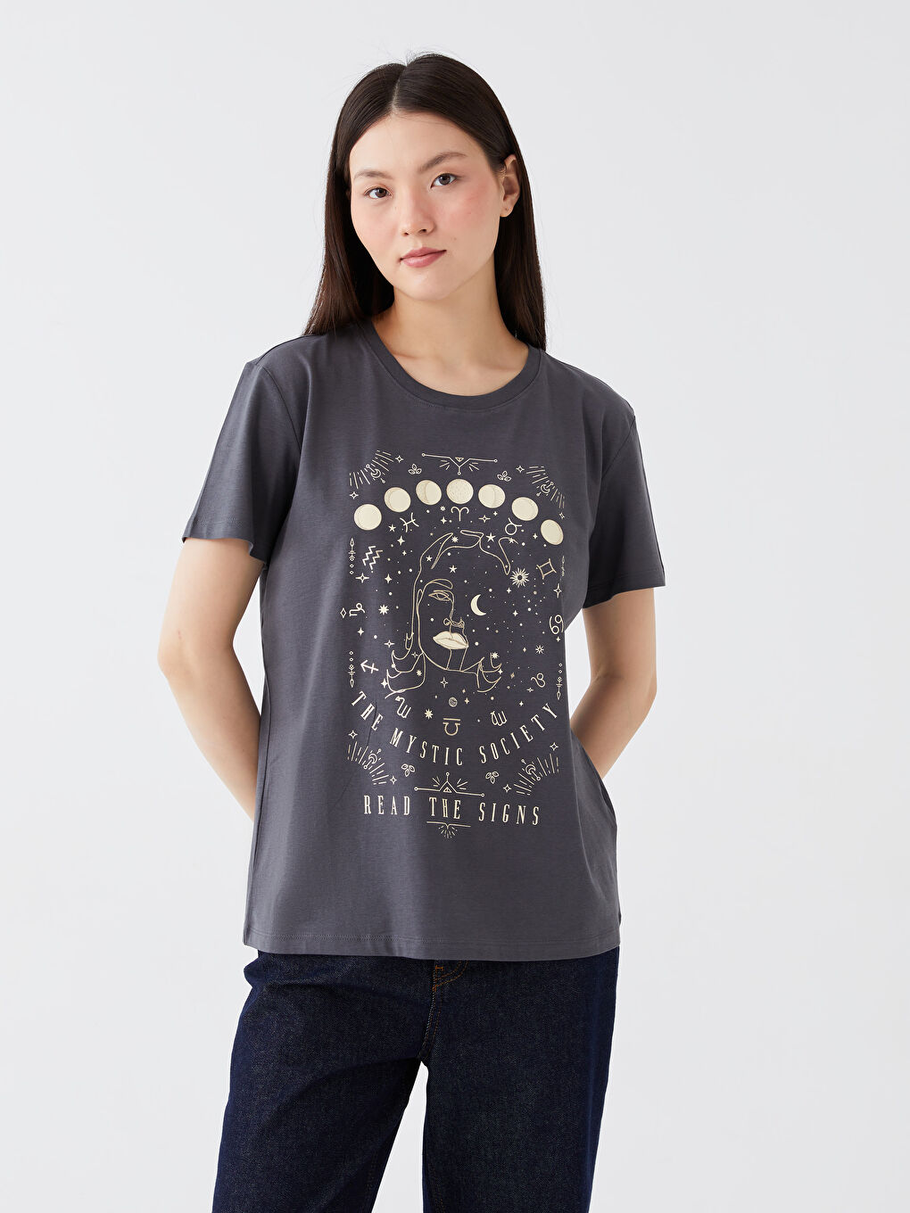 Gri Bisiklet Yaka Baskılı Kısa Kollu Kadın Tişört