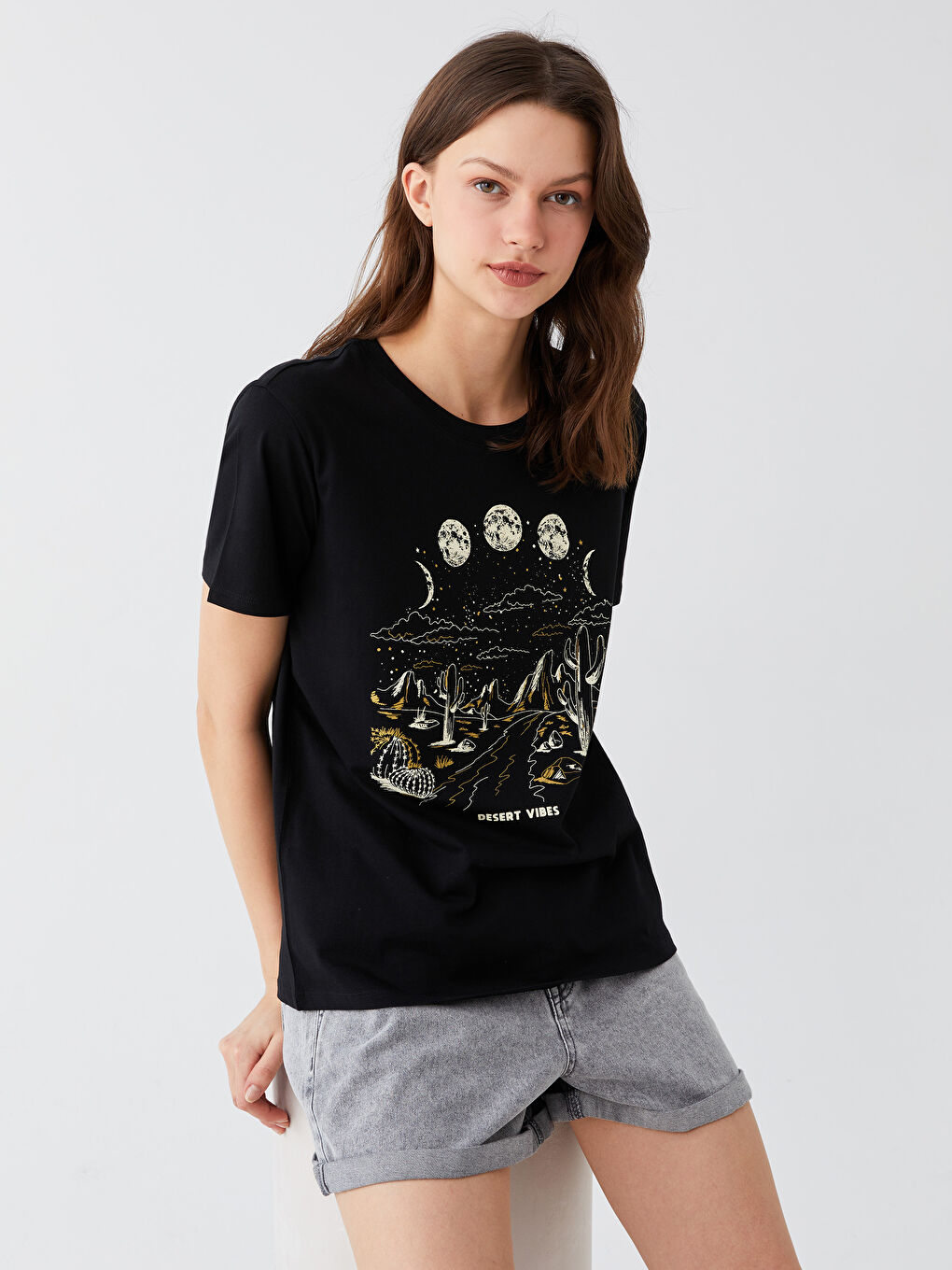 Siyah Bisiklet Yaka Baskılı Kısa Kollu Kadın Tişört